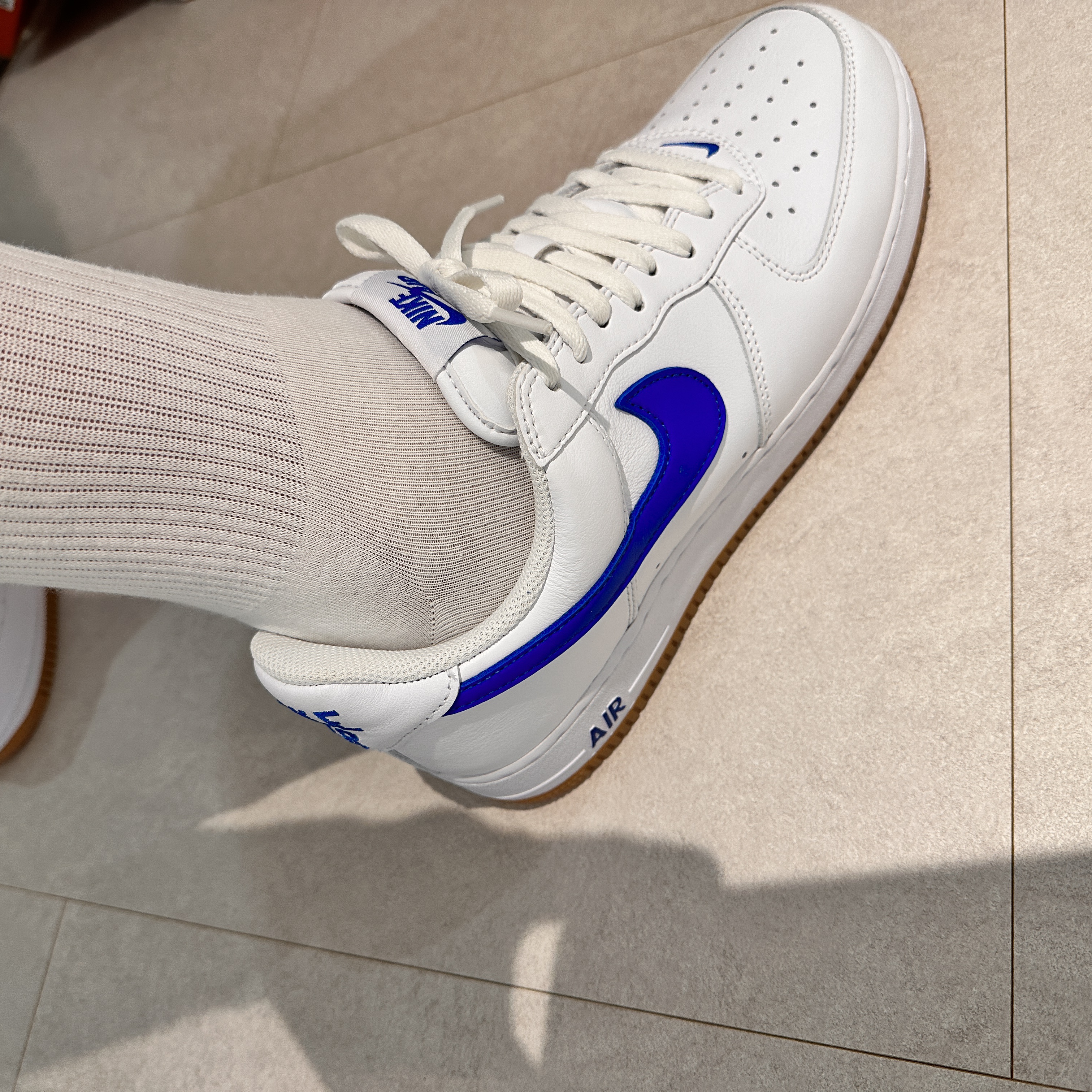 Nike Air Force 1 Low Retro Color of the Month Varsity Royal 착용 스타일 - 1