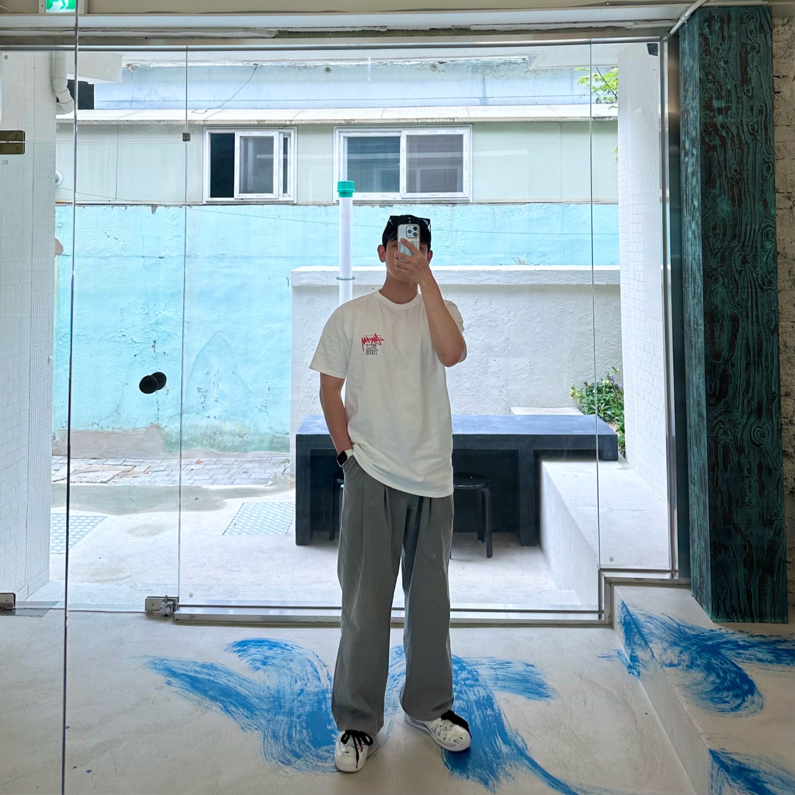 Stussy Built Tough T-Shirt White, Nike x Peaceminusone Air Force 1 Low Para-Noise 2.0 착용 스타일