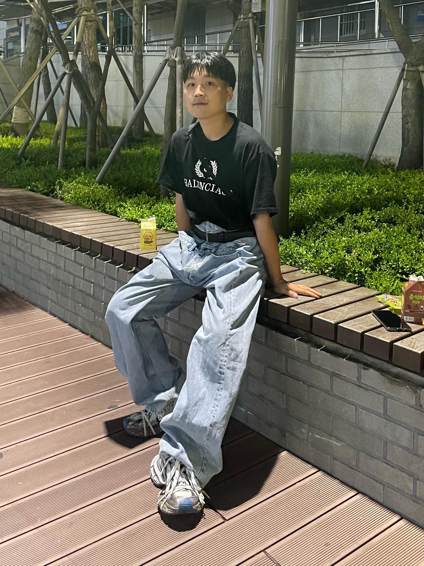 Balenciaga 3XL Sneakers Worn Out Grey White Blue 착용 스타일 - 1