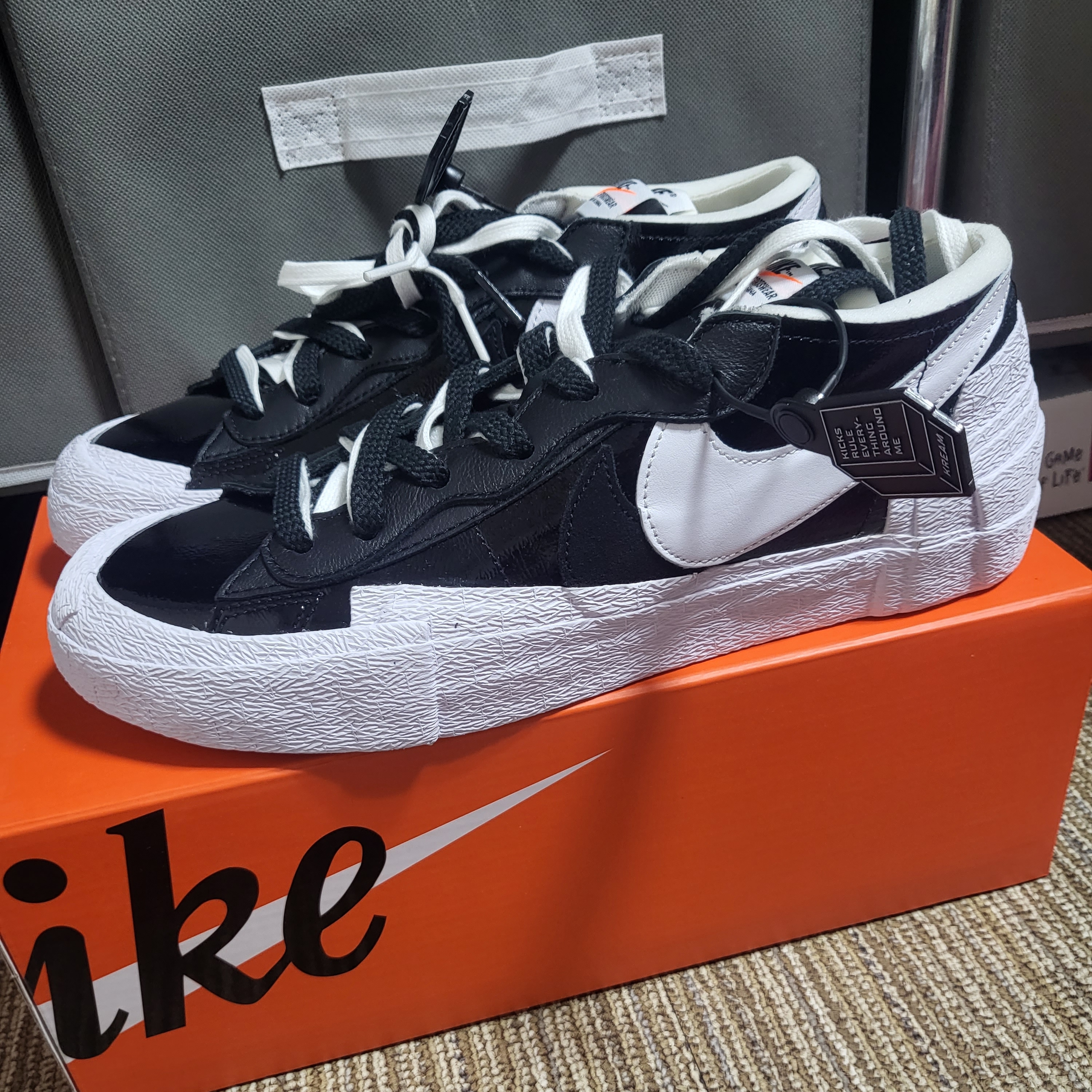 Nike x Sacai Blazer Low Black Patent Leather 착용 스타일