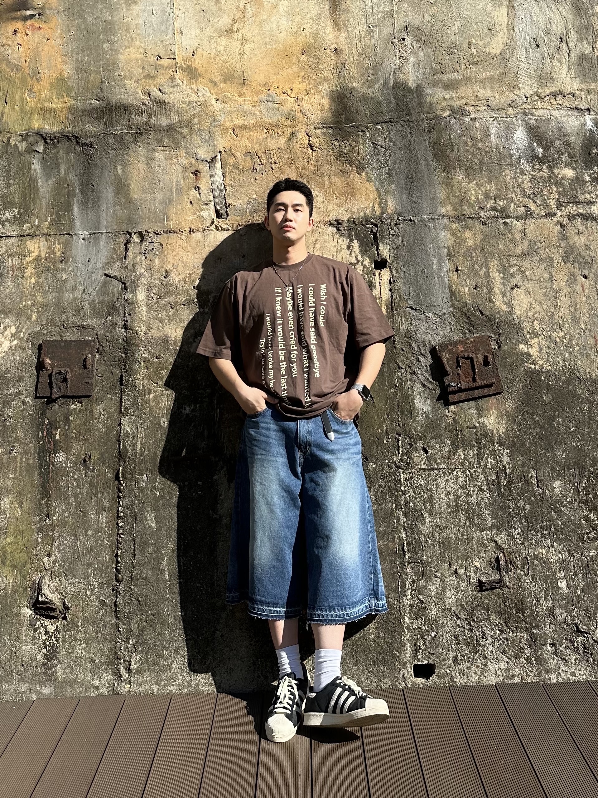 Adidas Superstar 82 Black White 착용 스타일 - 1