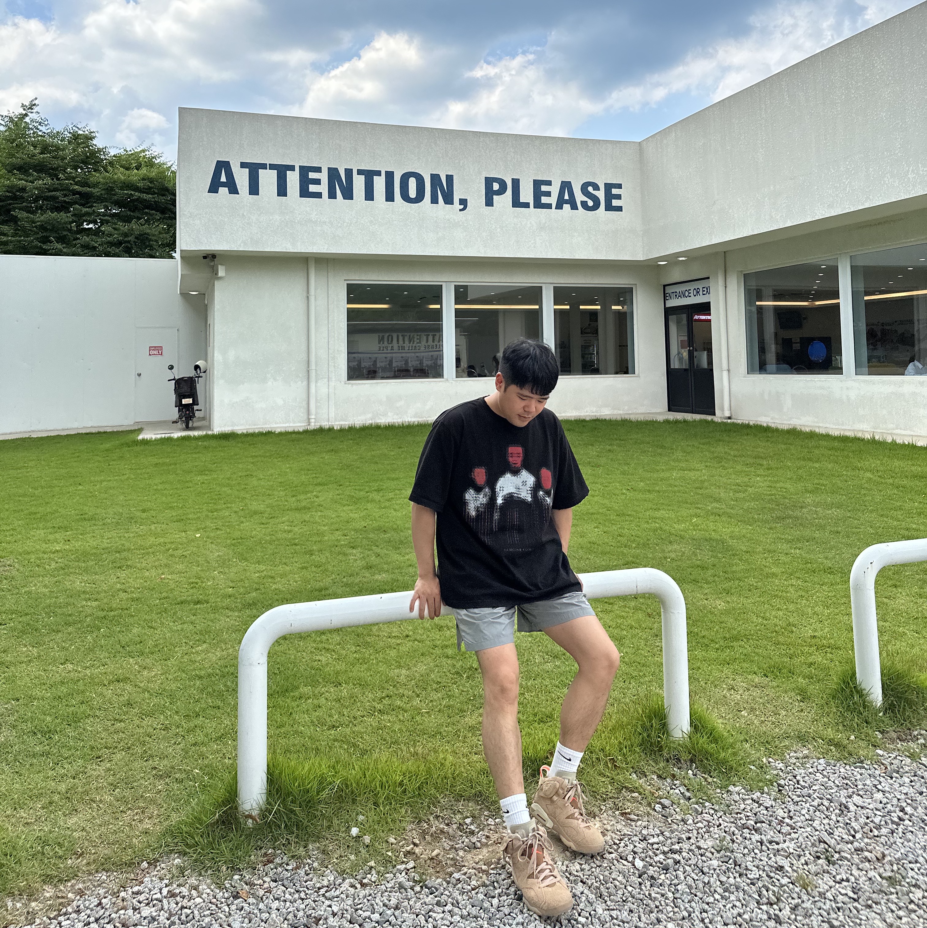 Undermycar Become a Goblin Graphic T-Shirt Black - 23SS, IAB Studio Woven Shorts Gray 착용 스타일 - 1