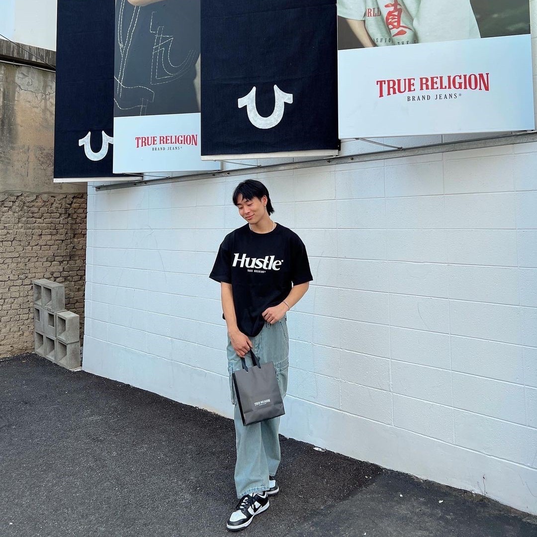 True Religion Hustle T-Shirt Black, True Religion Hustle T-Shirt White 착용 스타일
