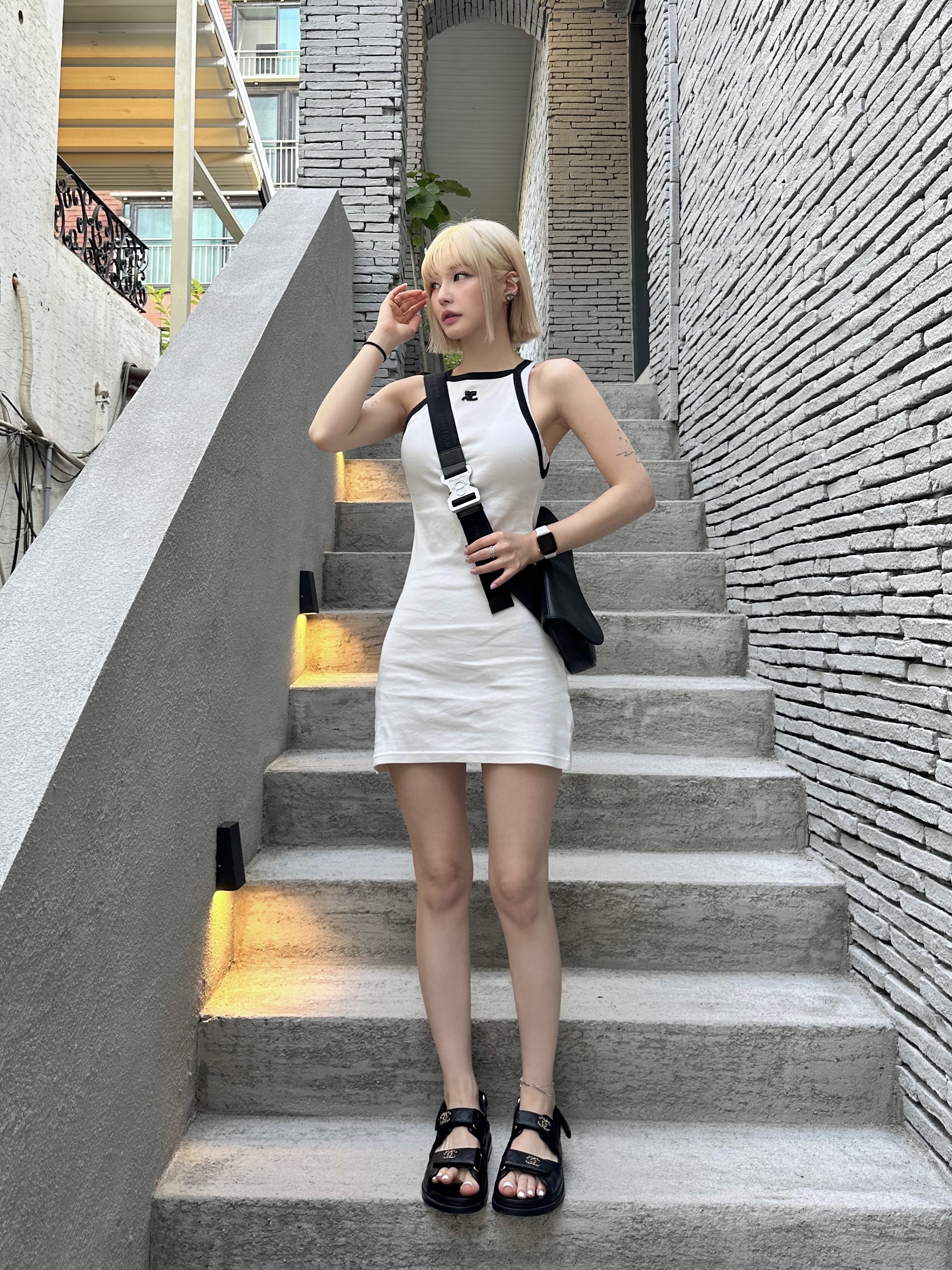 (W) Courreges Light Ribs Contrast Dress Heritage White Black, (W) Chanel Sandals Grained Calfskin & Black 착용 스타일 - 1