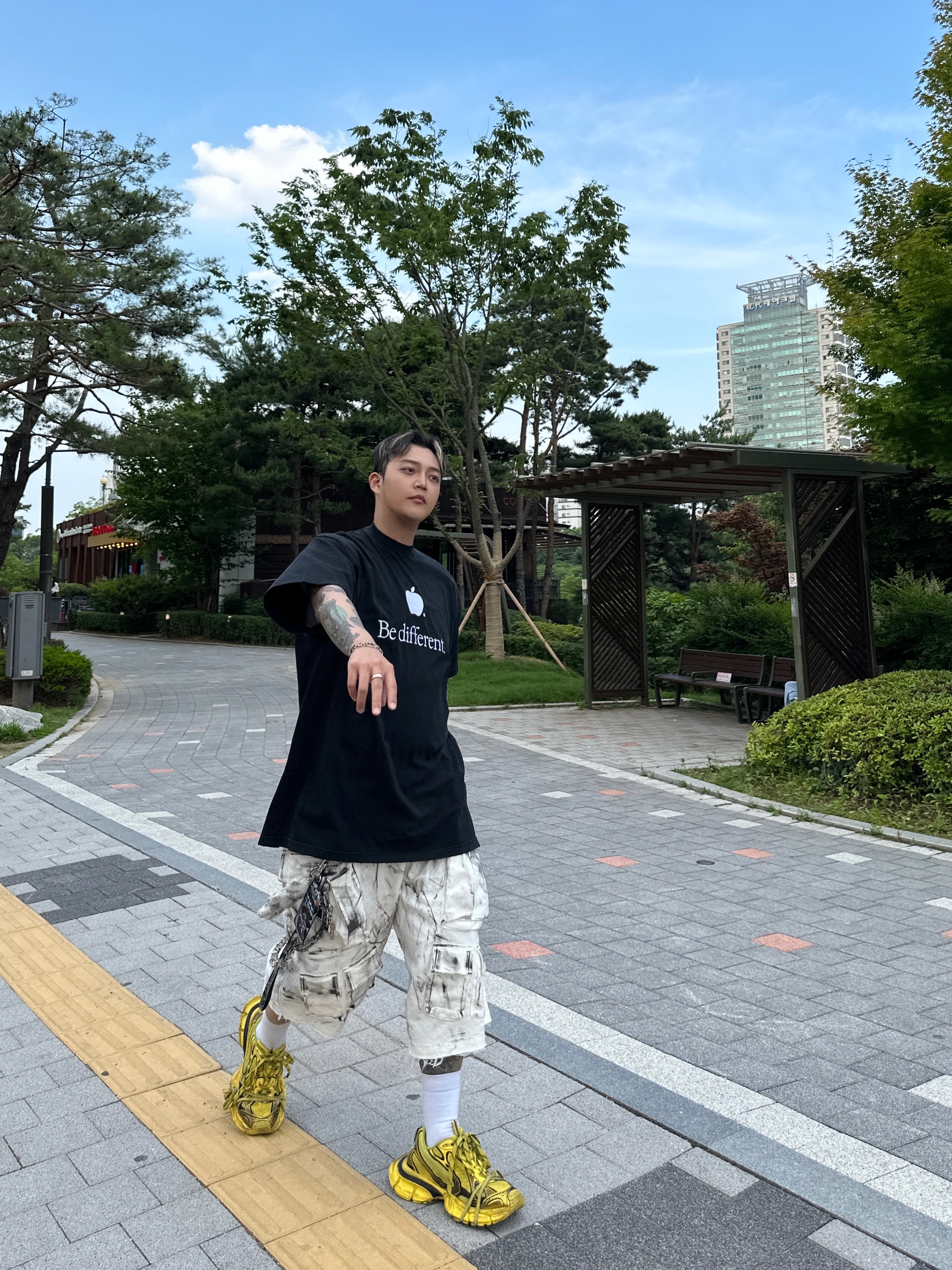Balenciaga 3XL Sneakers Yellow Black, Nos Couleurs 01 Cargo Pants Dirty Washing 착용 스타일 - 2