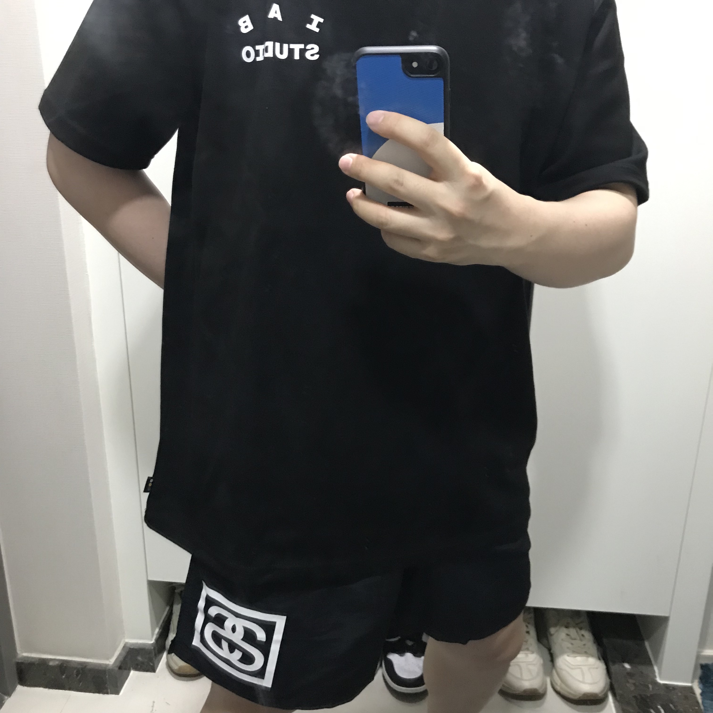 IAB Studio 10th Anniversary T-Shirts Pack White & Black (2 Pack), IAB Studio 10th Anniversary T-Shirt Black 착용 스타일