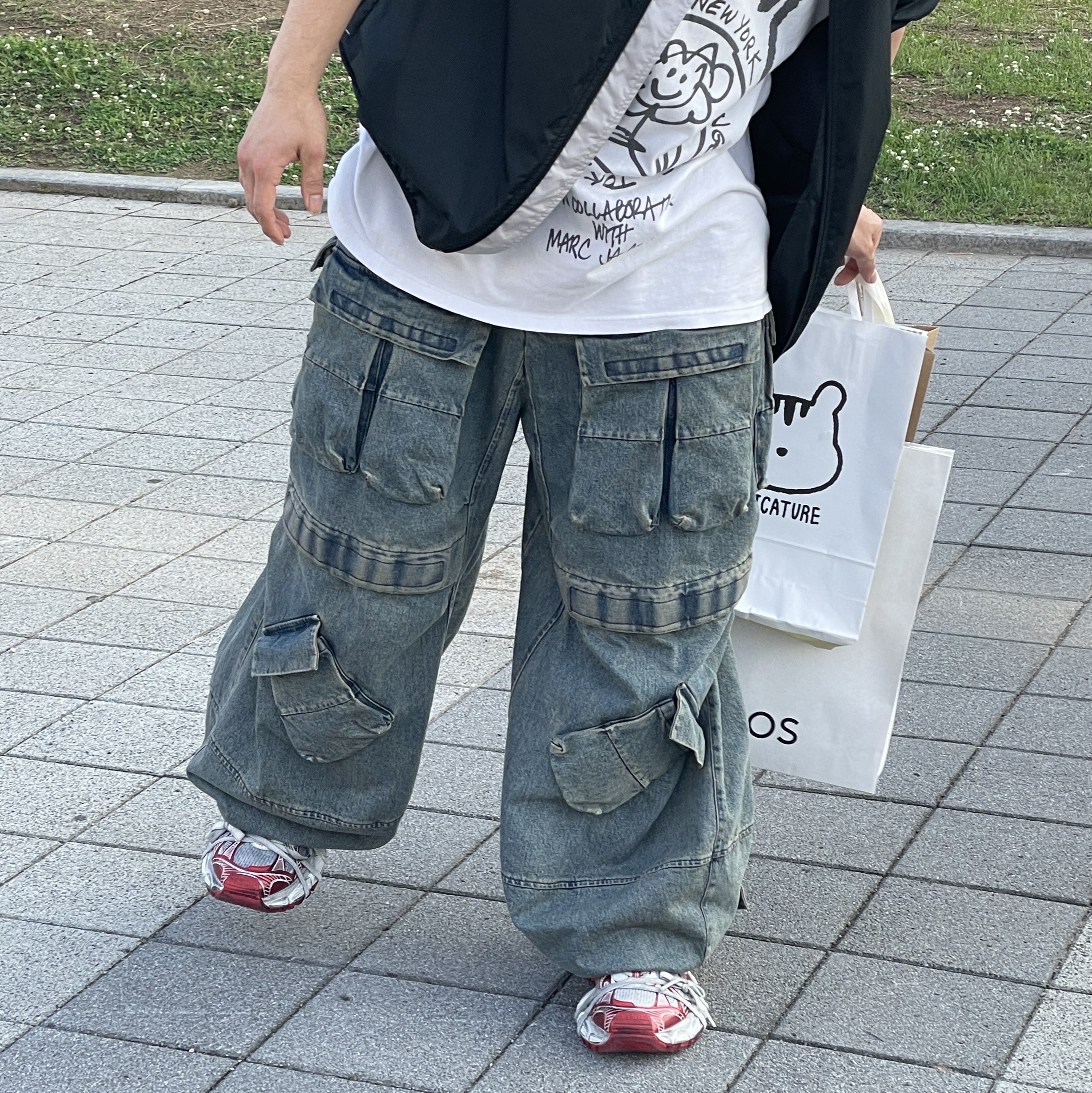 [KREAM 단독] Ourpas 030 Wide Cargo Denim Blue, Balenciaga 3XL Sneakers White Red 착용 스타일 - 2