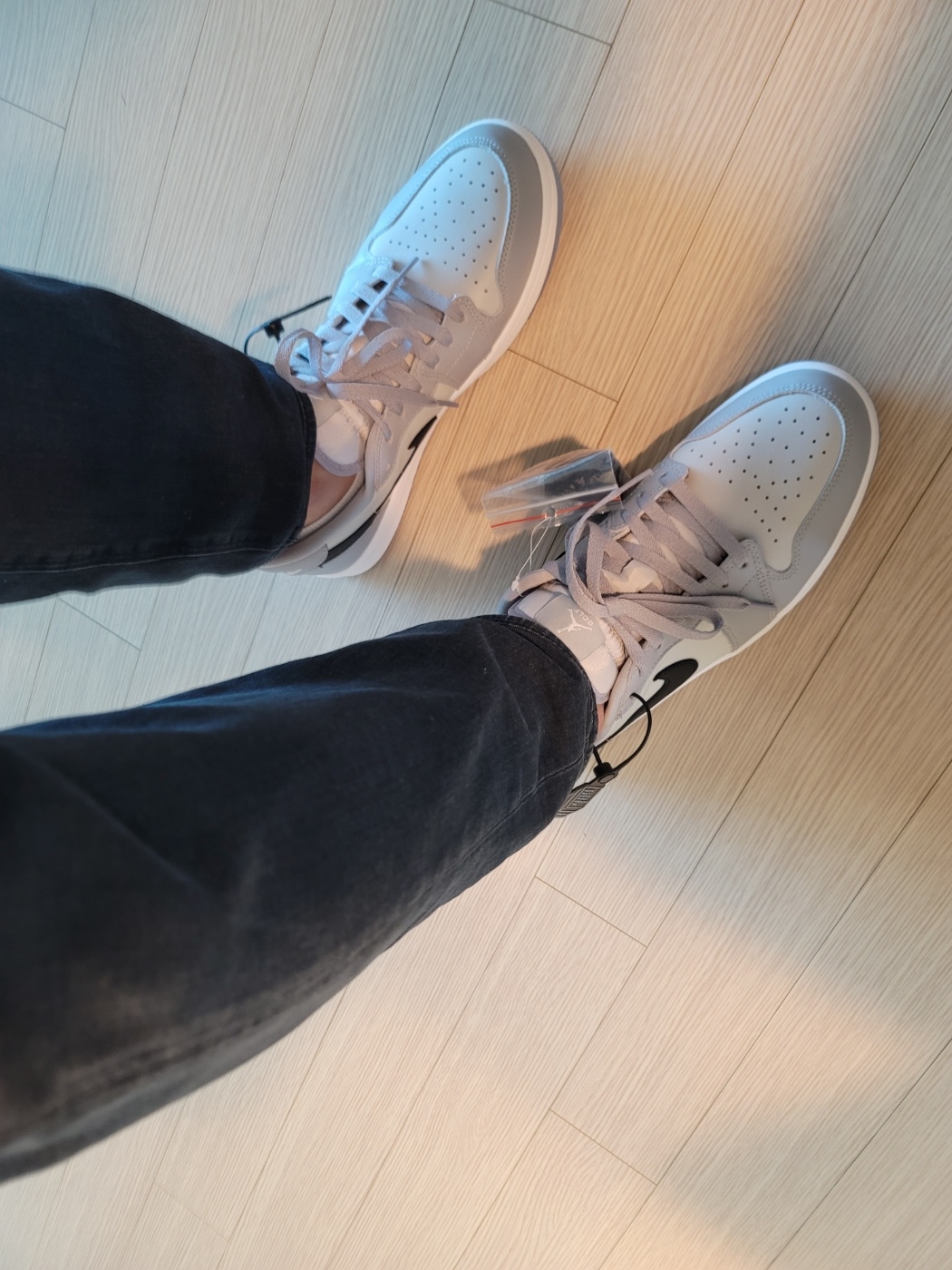 Jordan 1 Low Golf Wolf Grey 착용 스타일