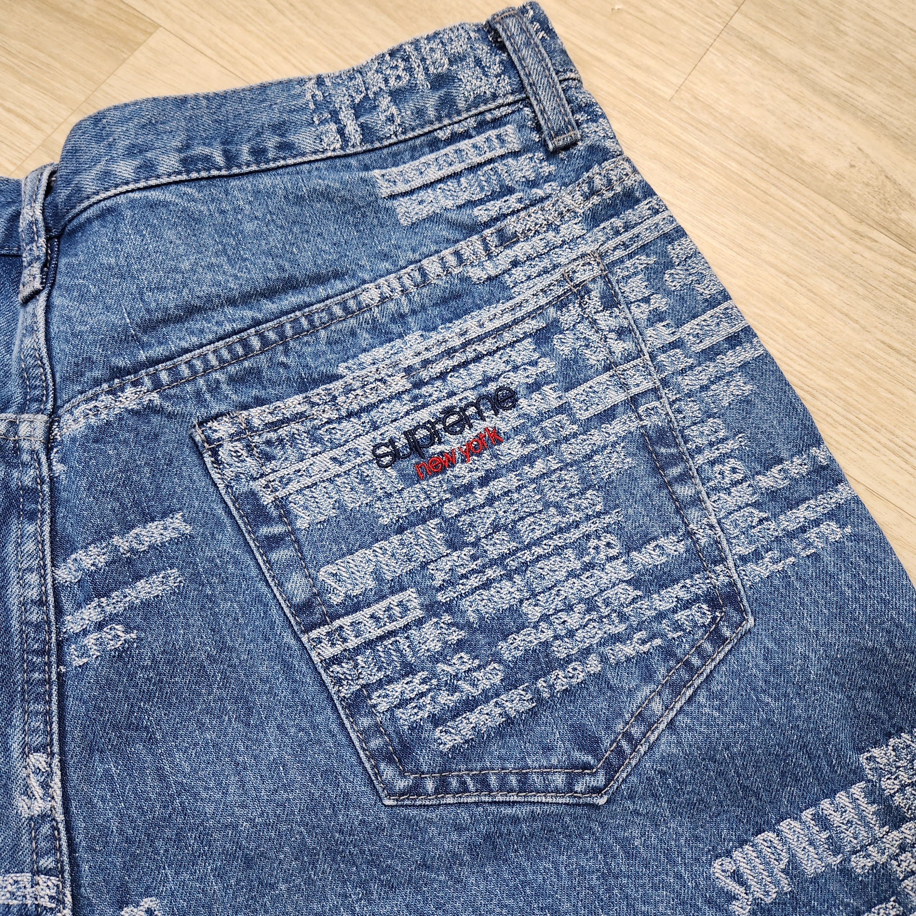Supreme Trademark Jacquard Baggy Jean Washed Blue - 23SS 착용 스타일 - 1