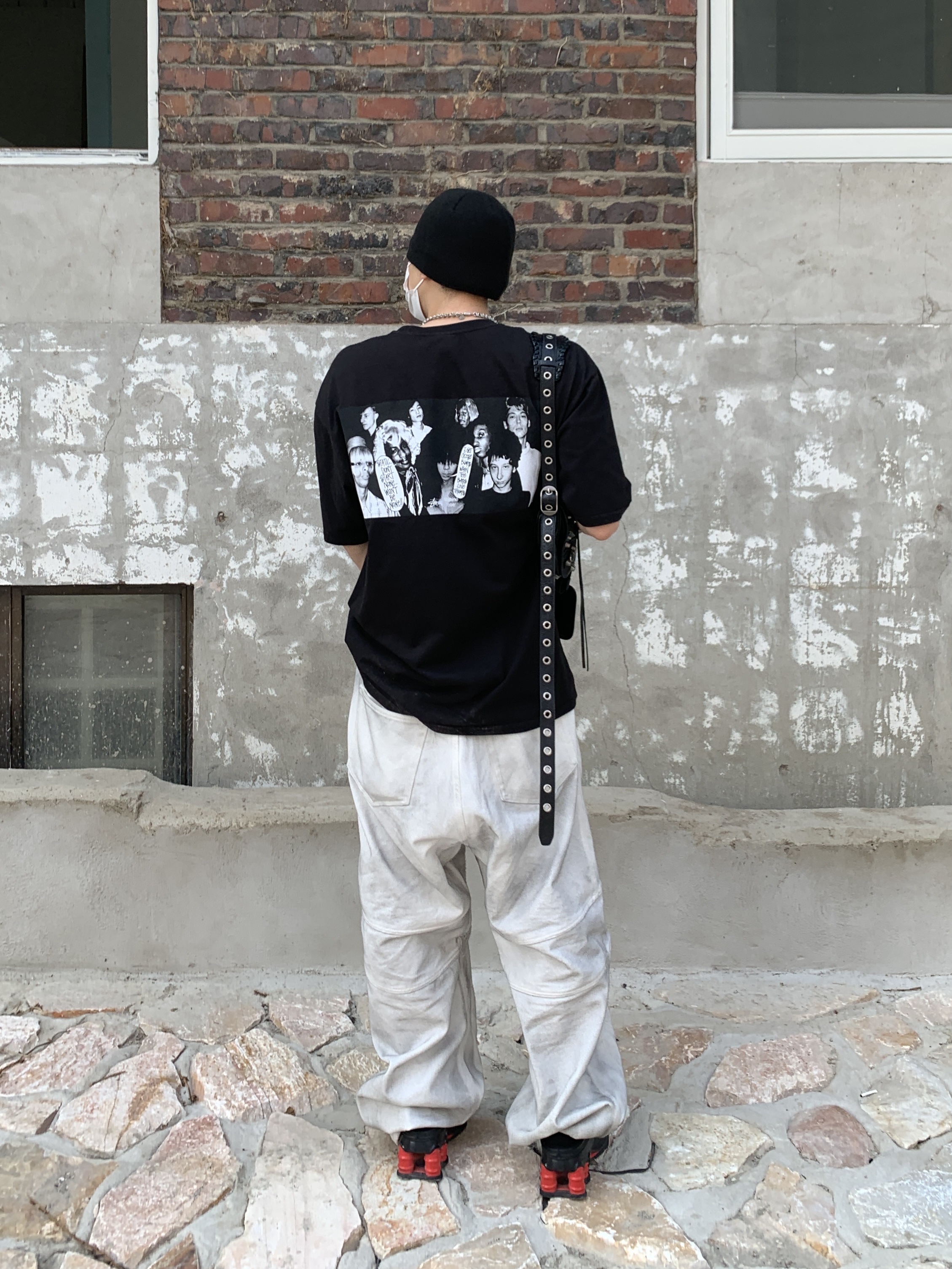 Stussy Basic Skullcap Beanie Black, Stussy x Martine Rose Collage Pigment Dyed T-Shirt Black 착용 스타일 - 4