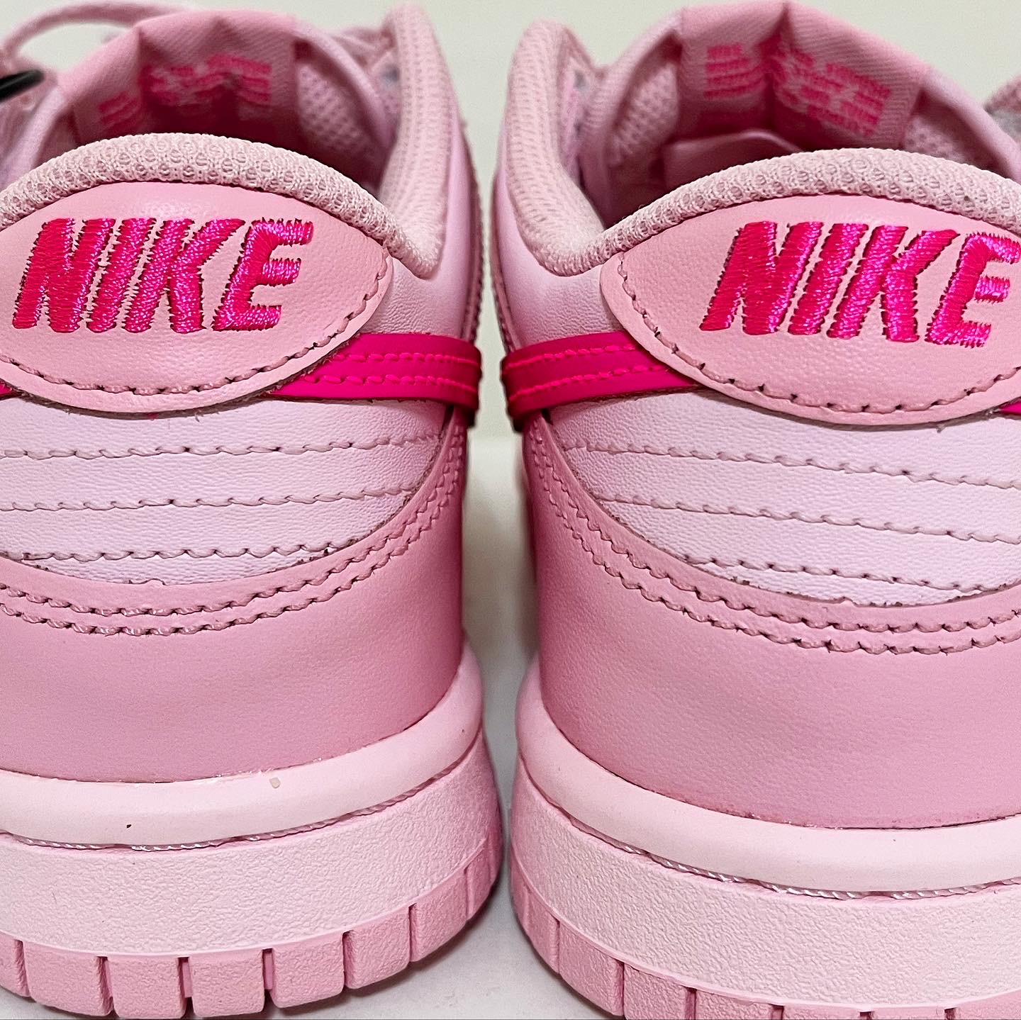 (GS) Nike Dunk Low Triple Pink 착용 스타일 - 2