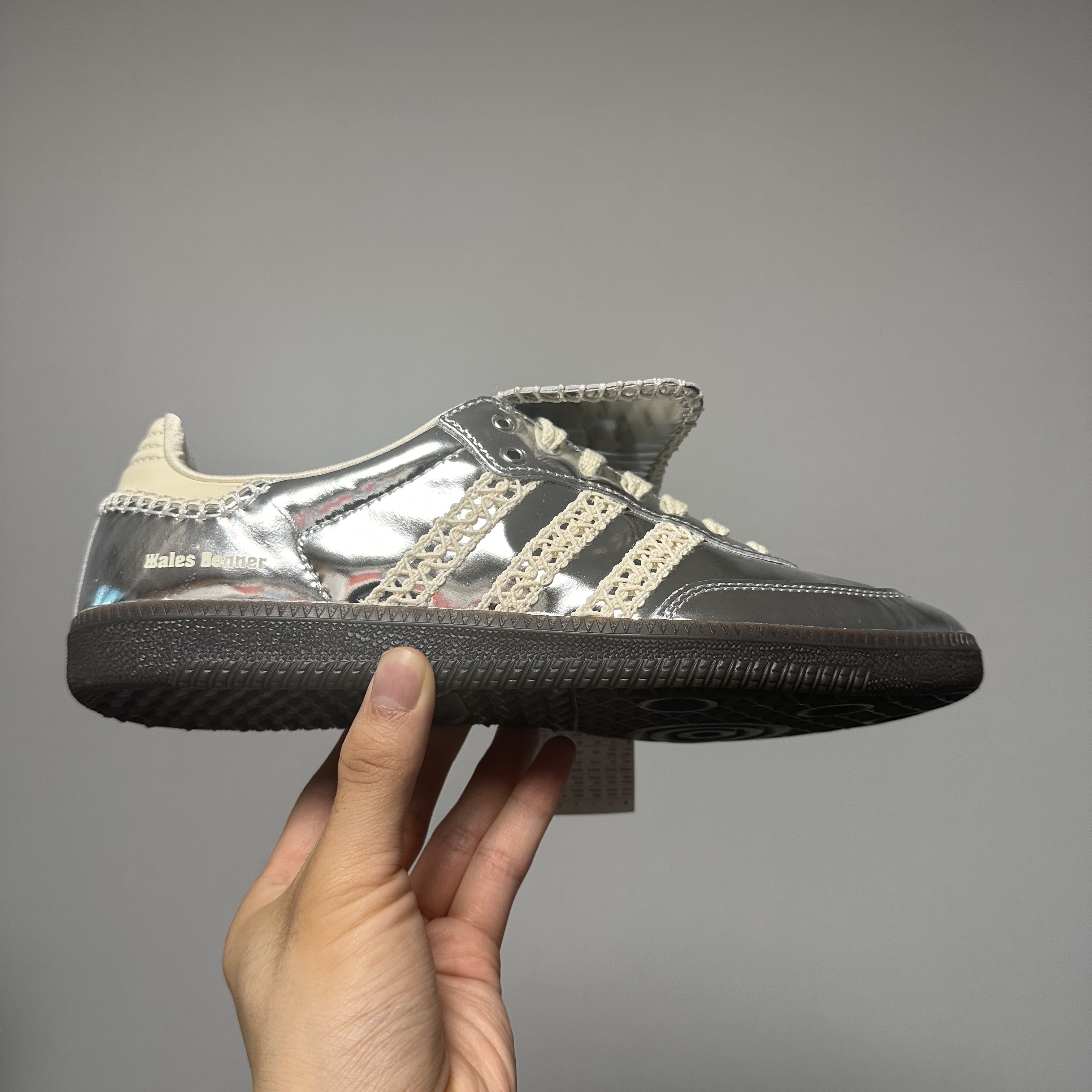 Adidas x Wales Bonner Samba Silver Metallic 착용 스타일 - 1