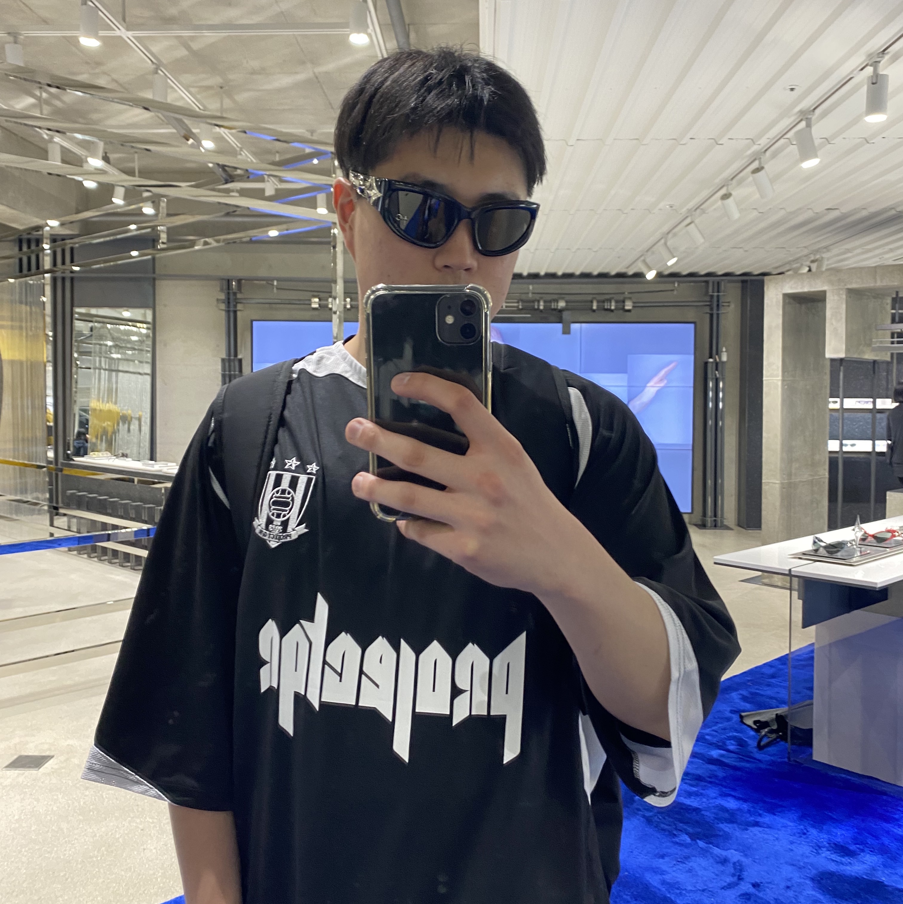Gentle Monster x Thug Club Techno 01 Black 착용 스타일