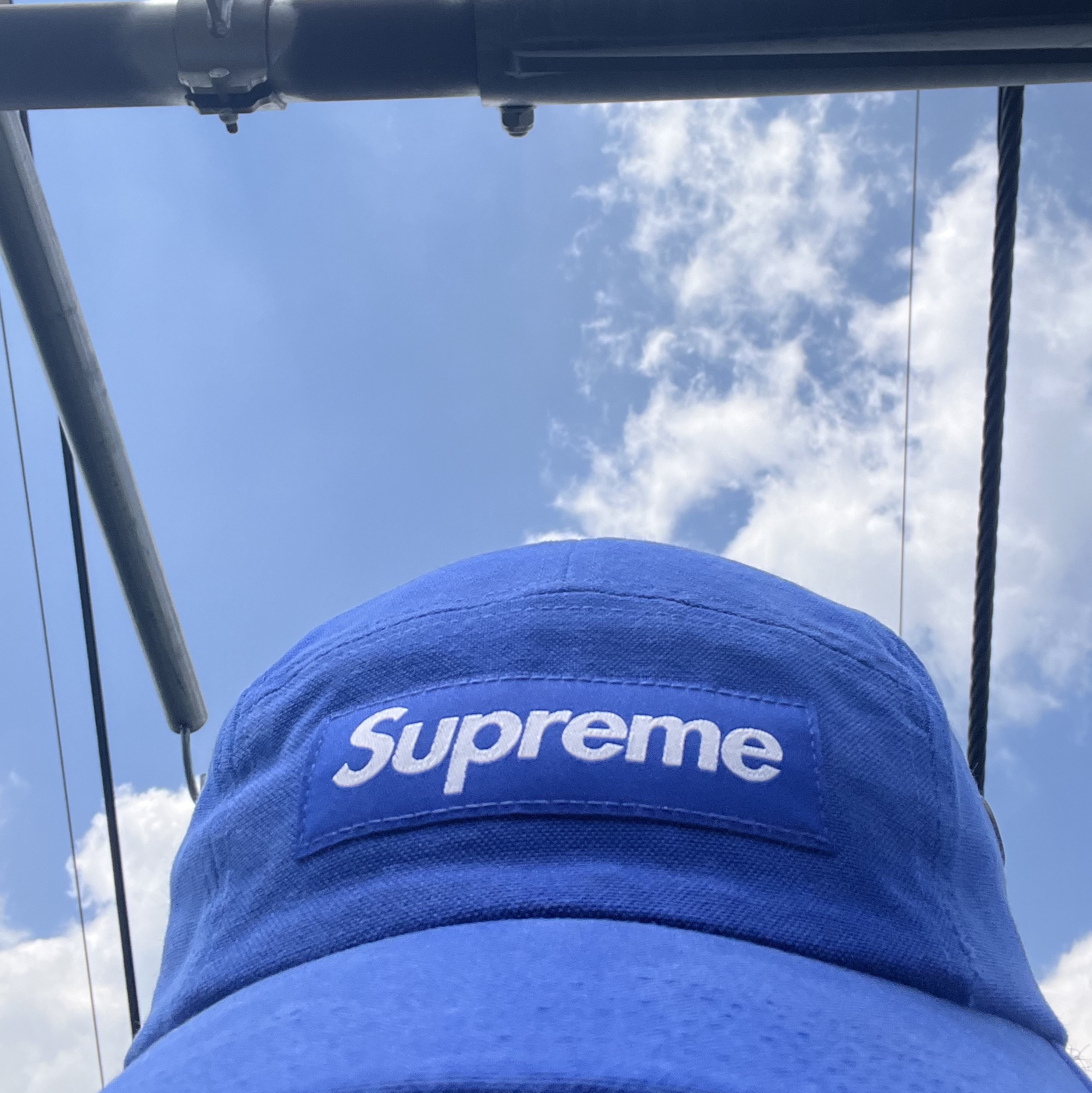 Supreme Gore-Tex Paclite Long Bill Camp Cap Blue - 23SS, Supreme Gore-Tex Paclite Long Bill Camp Cap Black - 23SS 착용 스타일 - 2