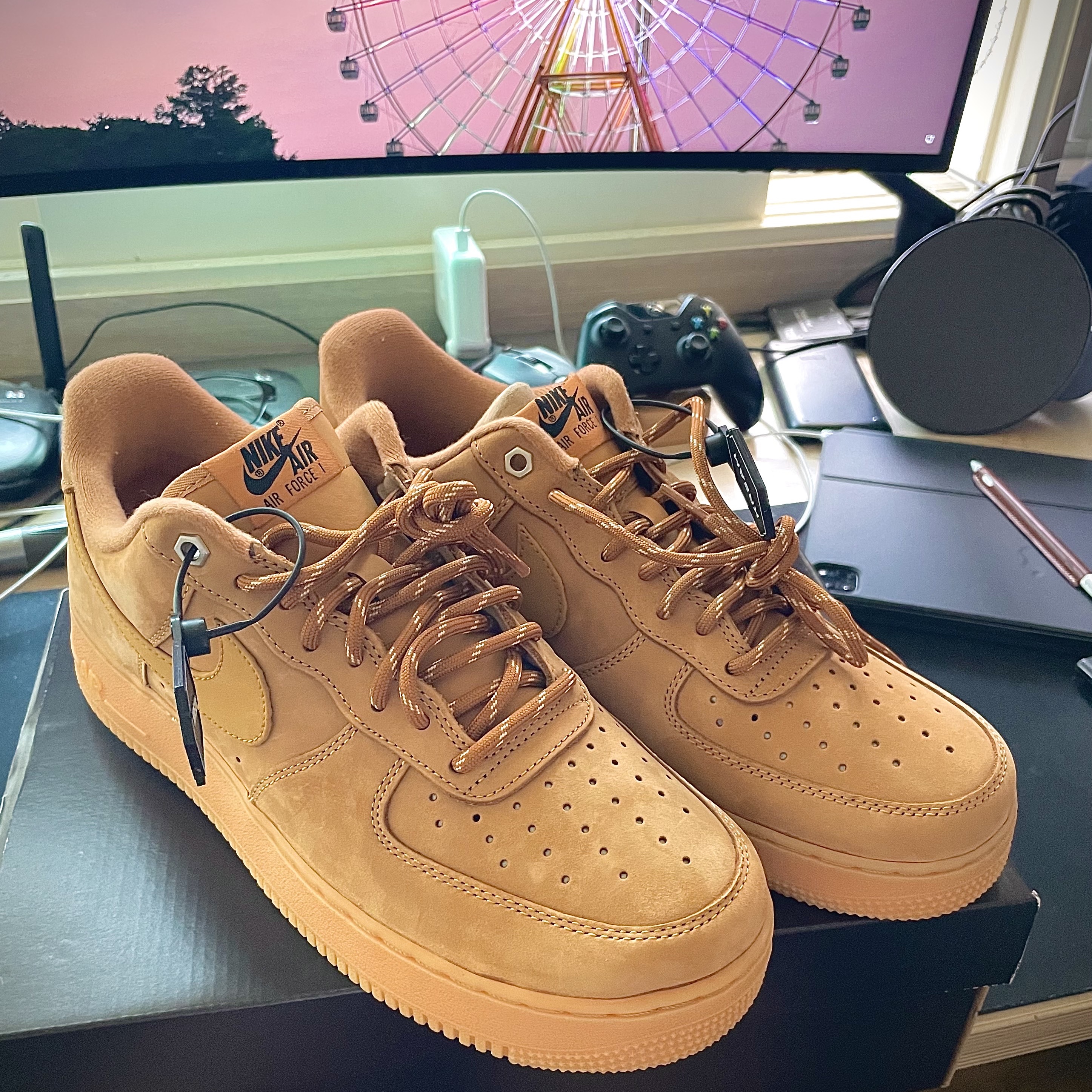 Nike Air Force 1 '07 WB Flax 착용 스타일
