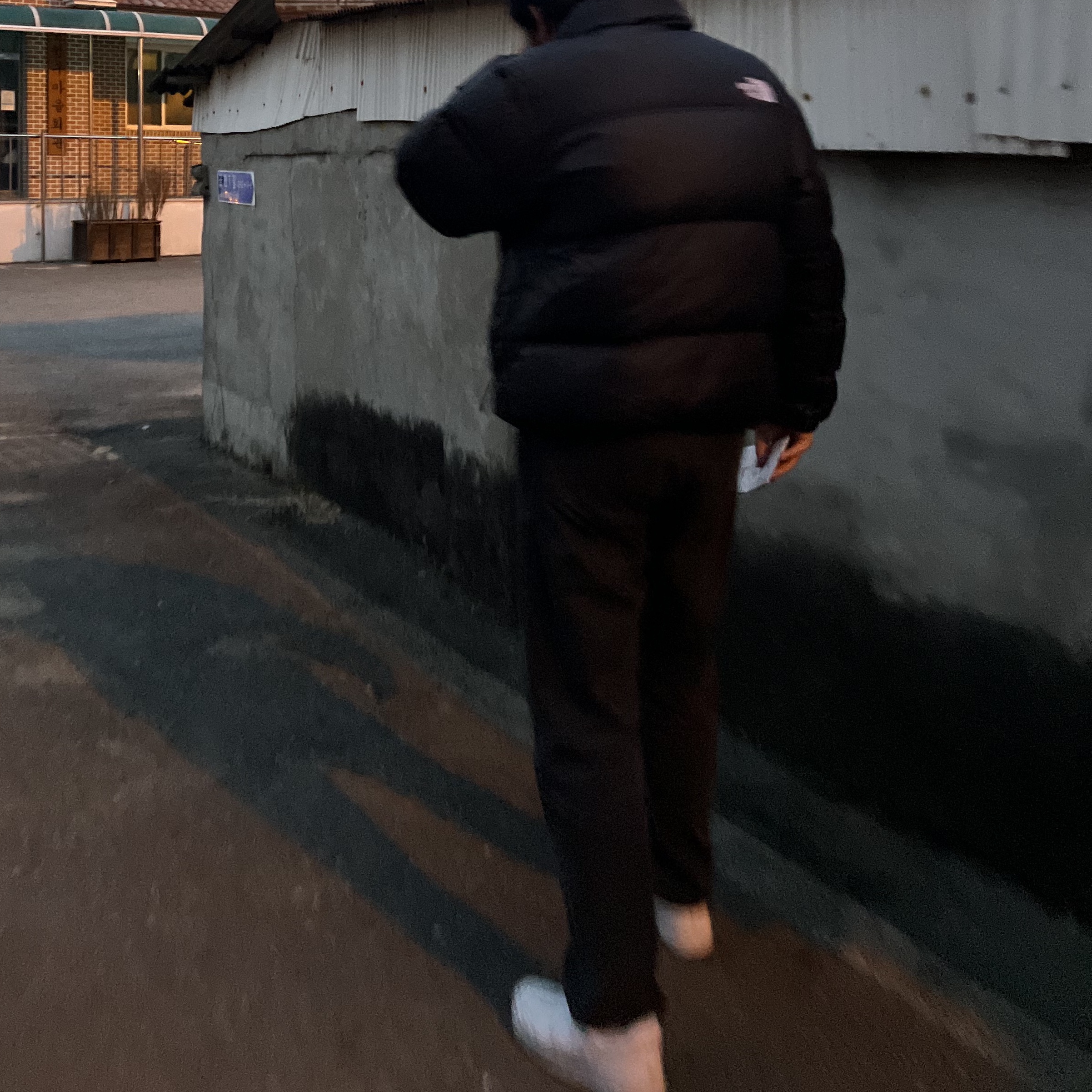 The North Face 1996 Eco Nuptse Jacket Black, Nike Air Force 1 '07 Low White 착용 스타일