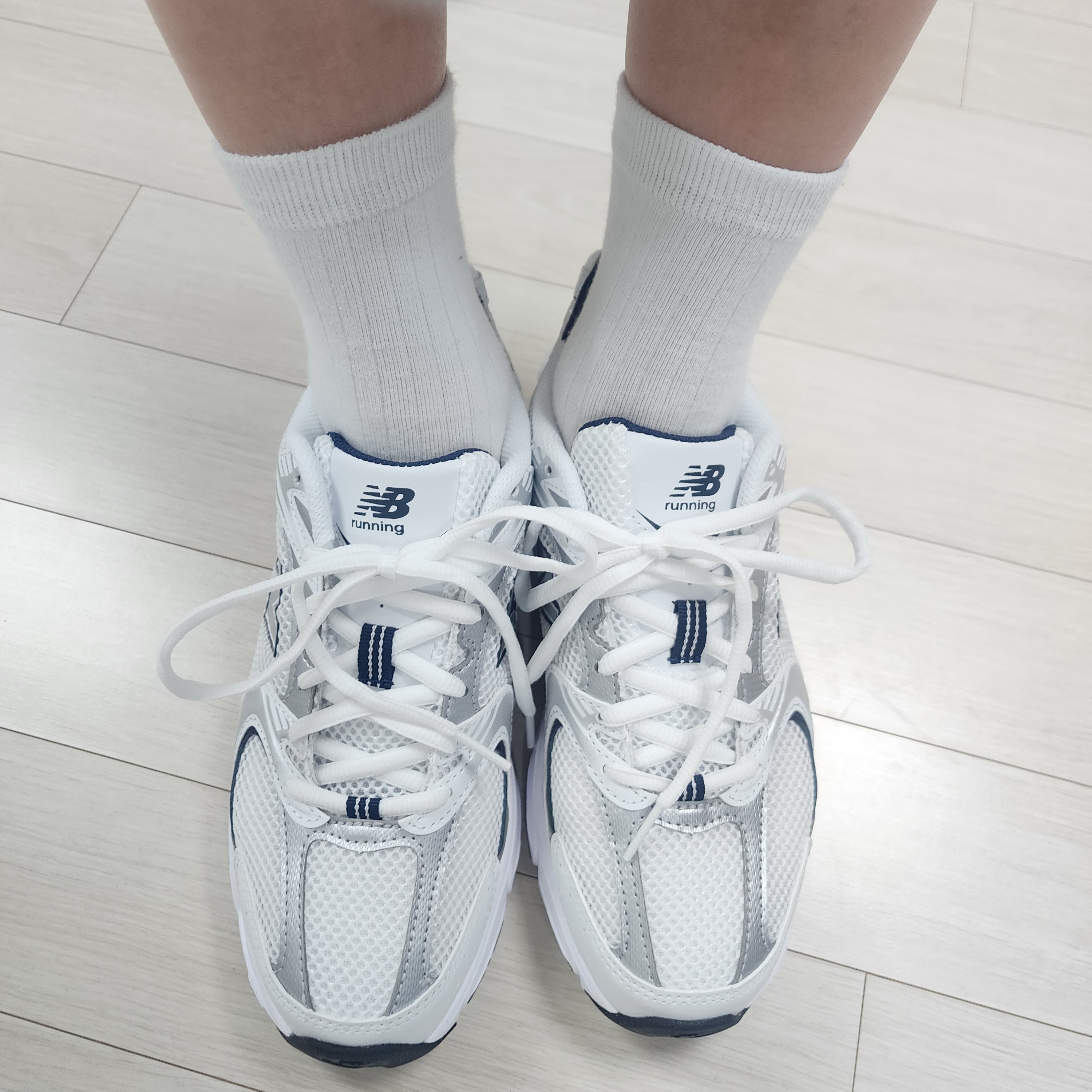 New Balance 530 White 착용 스타일 - 2