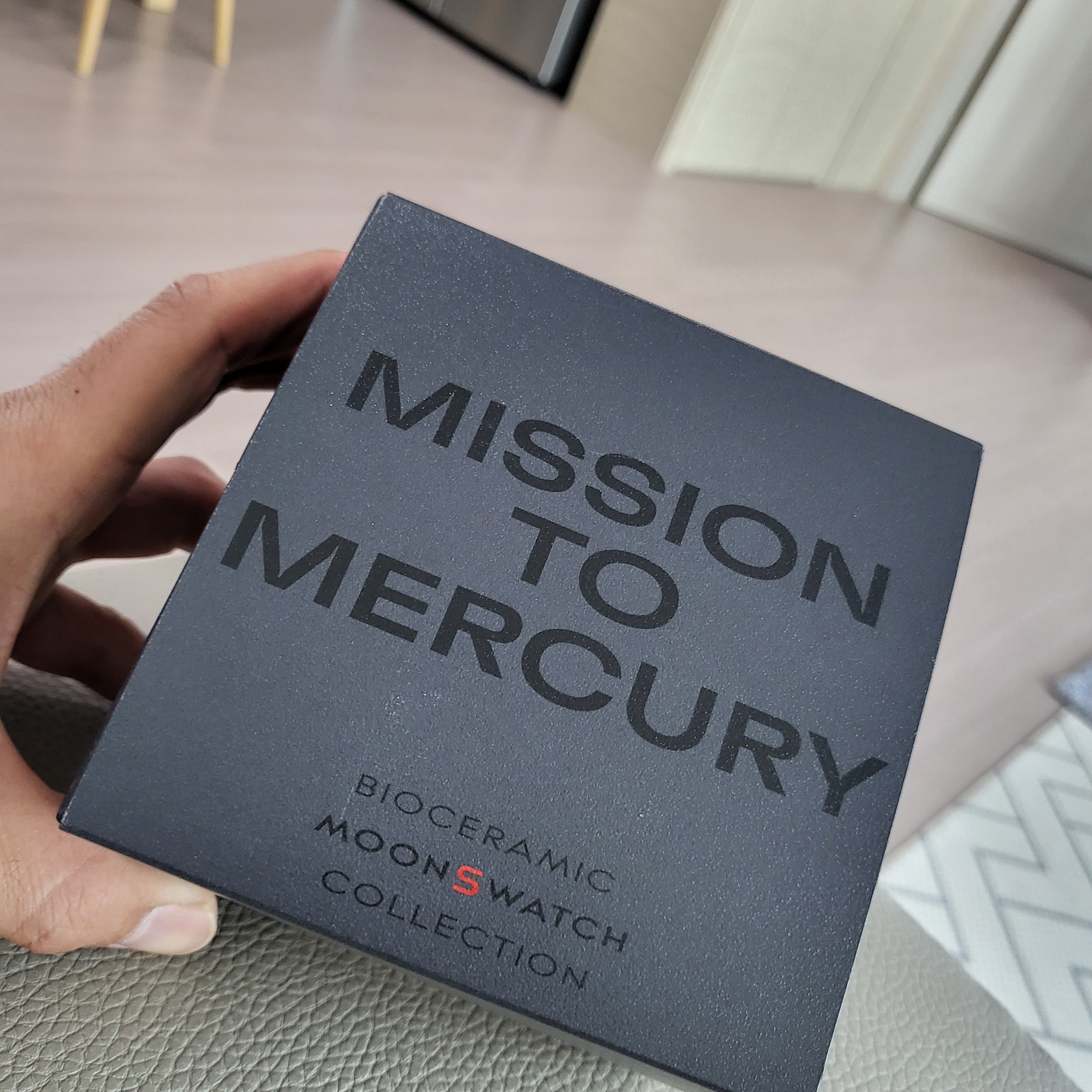 Swatch x Omega Bioceramic MoonSwatch Mission To Mercury 착용 스타일