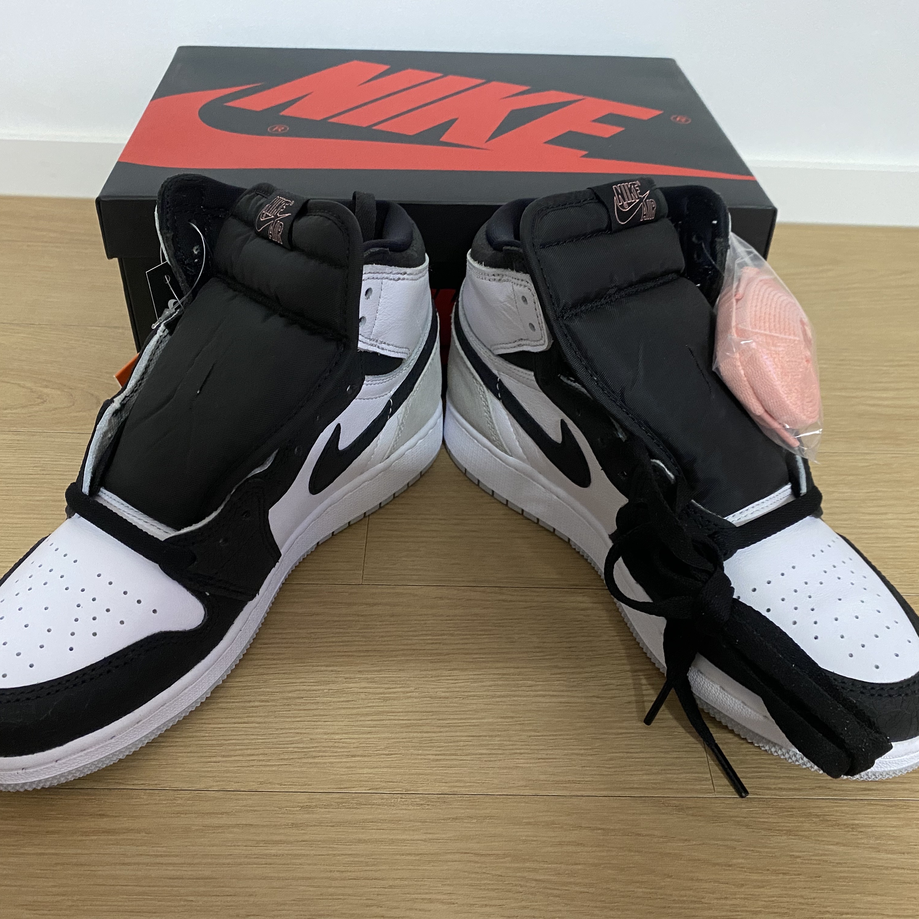 (GS) Jordan 1 Retro High OG Bleached Coral 착용 스타일 - 4