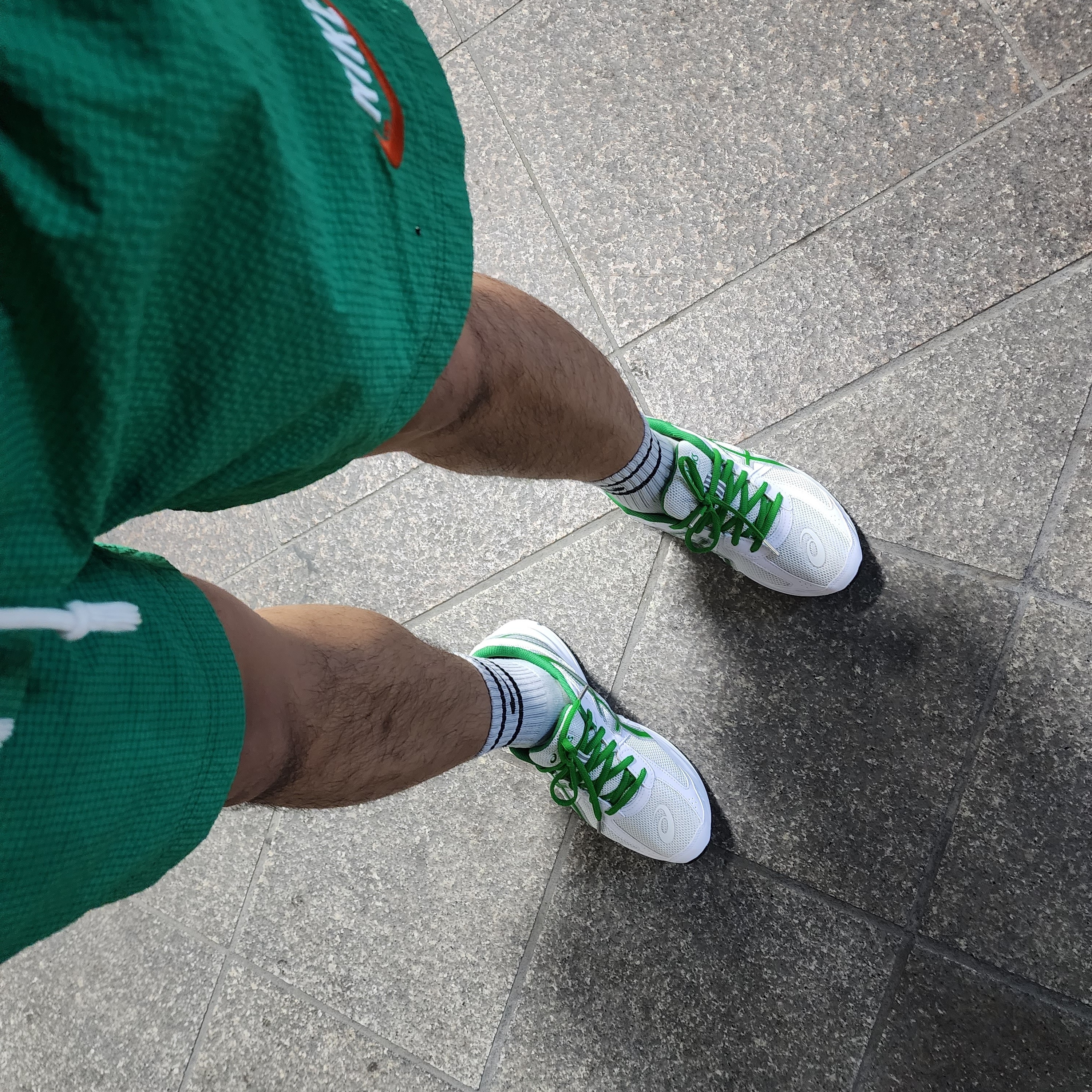 Asics Jog 100 S White Green - 2E Wide 착용 스타일 - 1