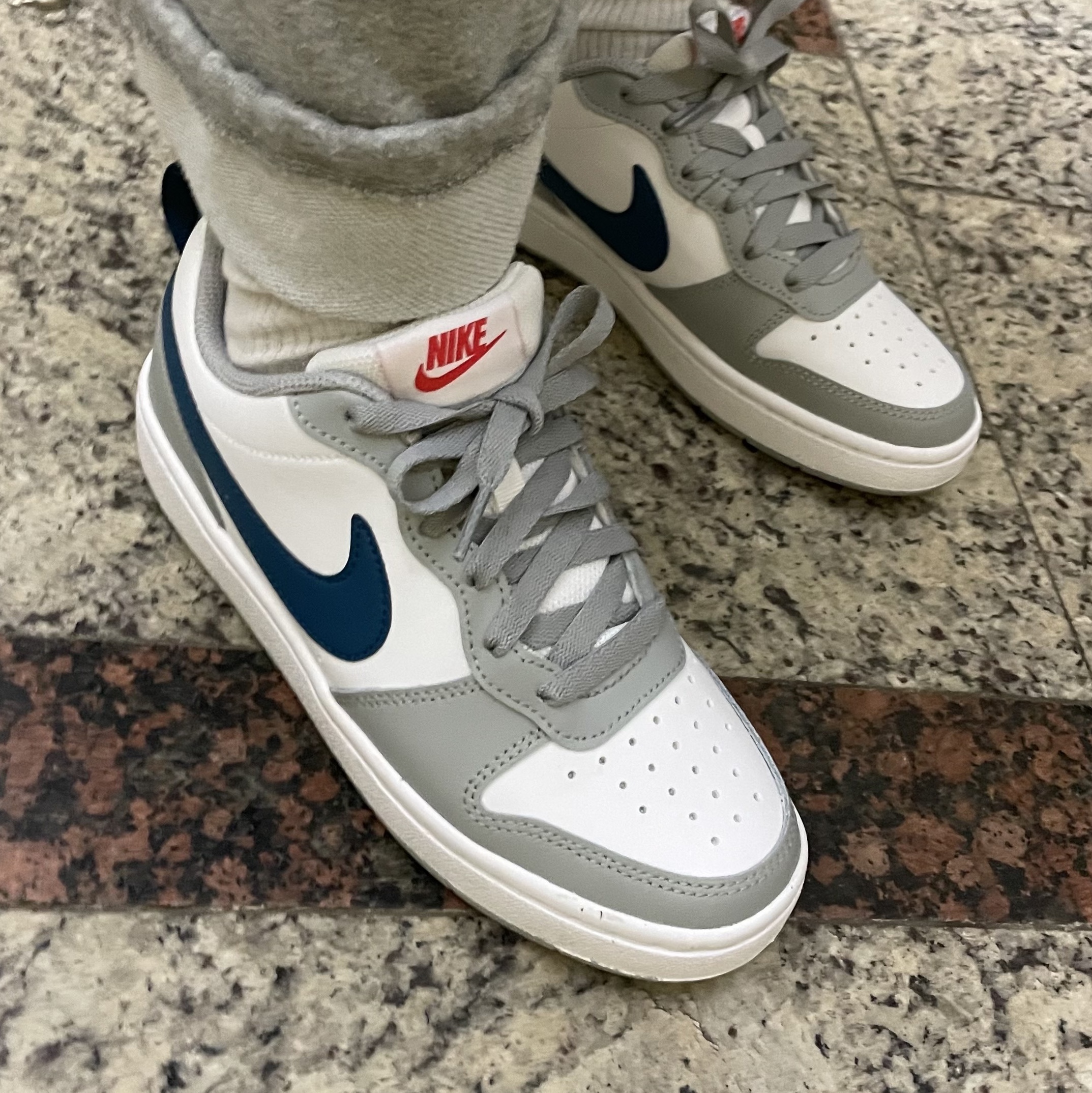 (GS) Nike Court Borough Low 2 Light Smoke Grey 착용 스타일