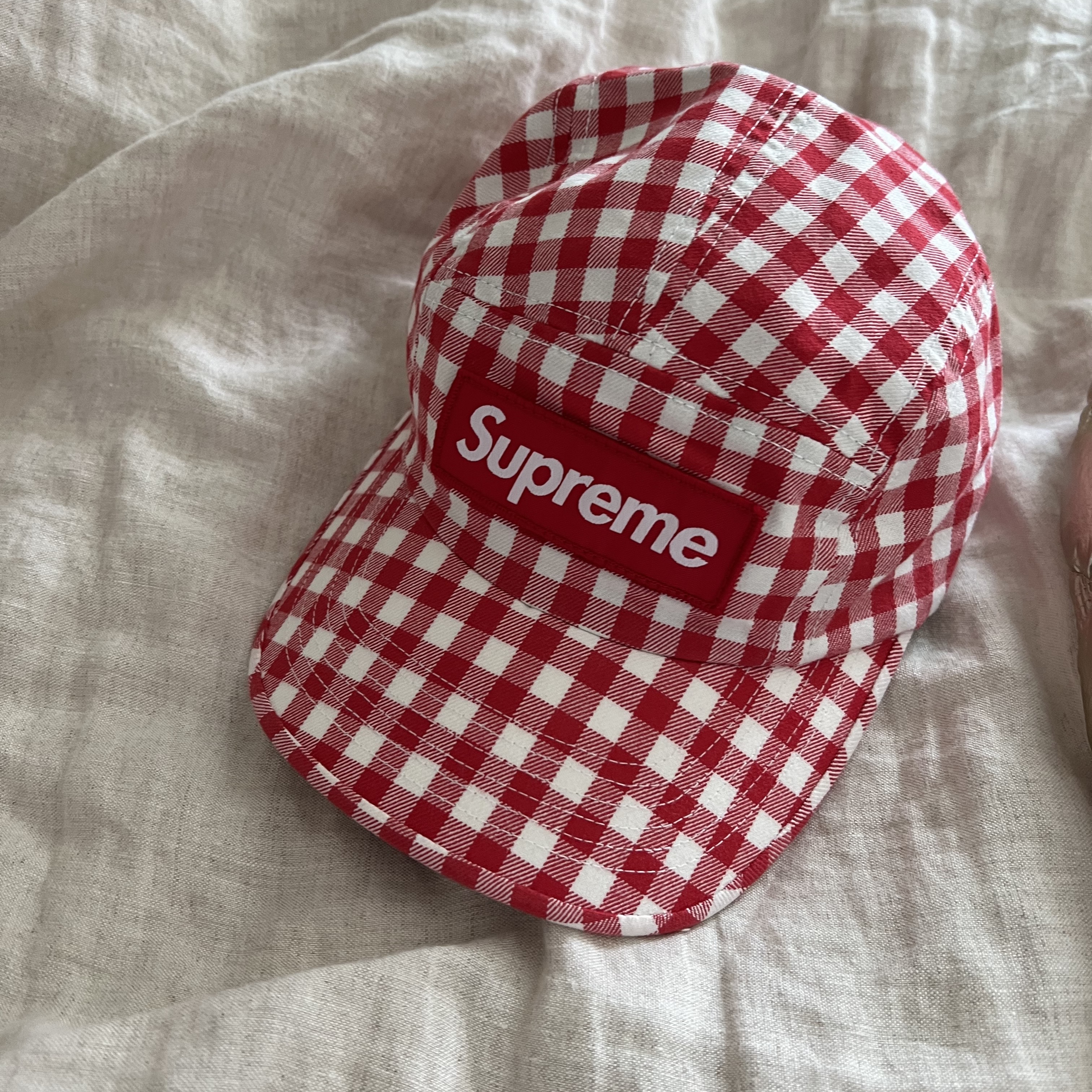 Supreme Gingham Camp Cap Red - 23SS 착용 스타일 - 3