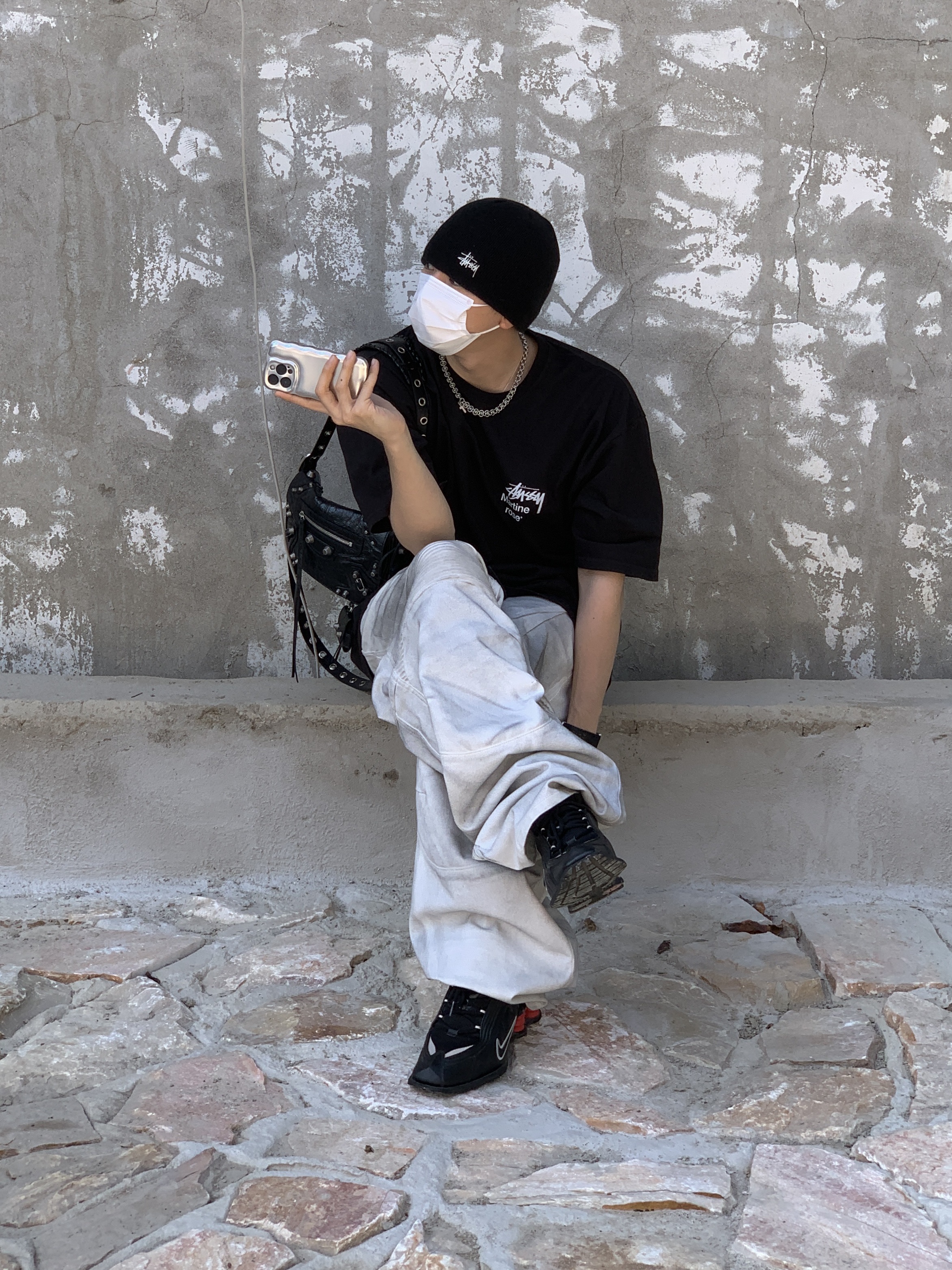 Stussy Basic Skullcap Beanie Black, Stussy x Martine Rose Collage Pigment Dyed T-Shirt Black 착용 스타일 - 1