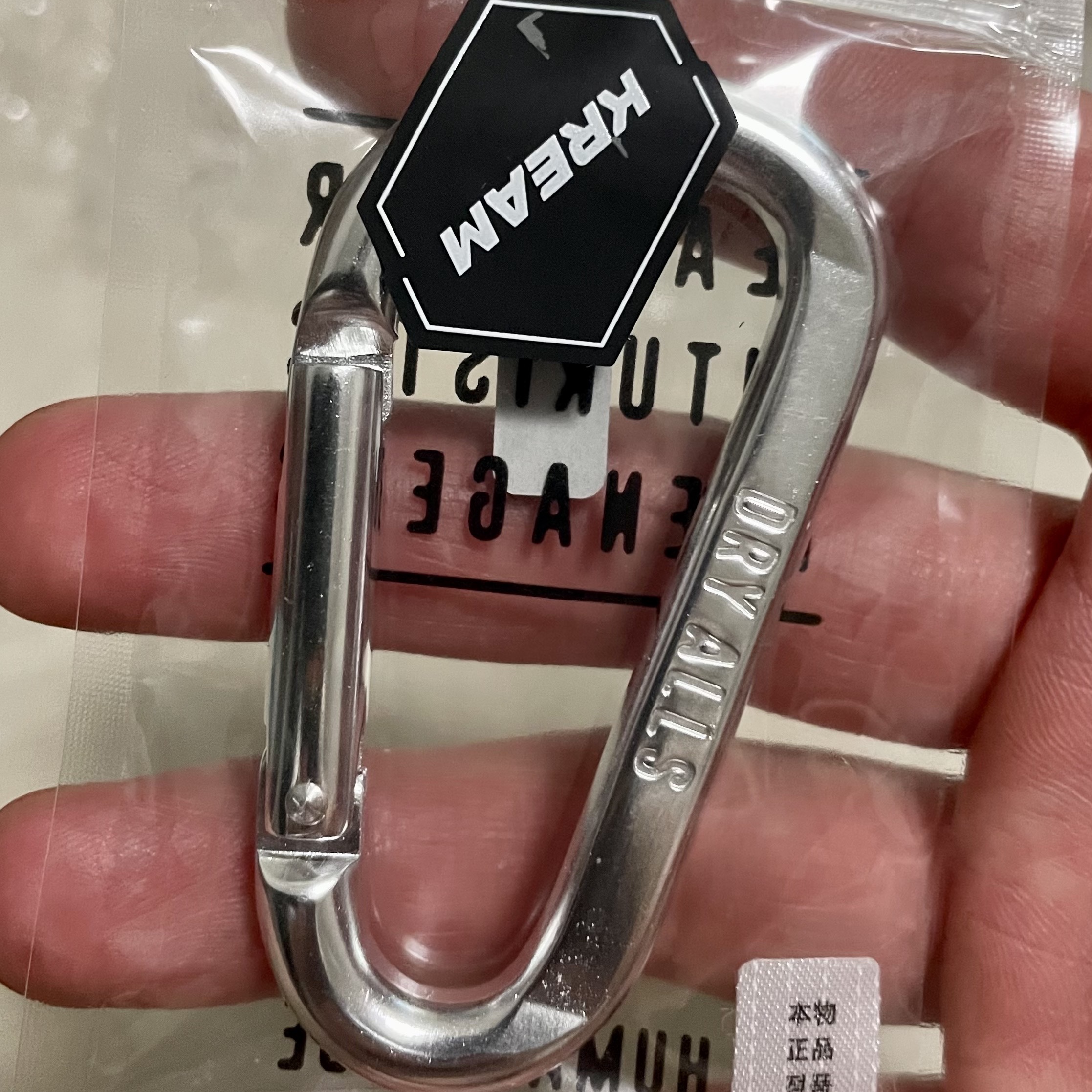 Human Made Carabiner 70mm Silver 착용 스타일