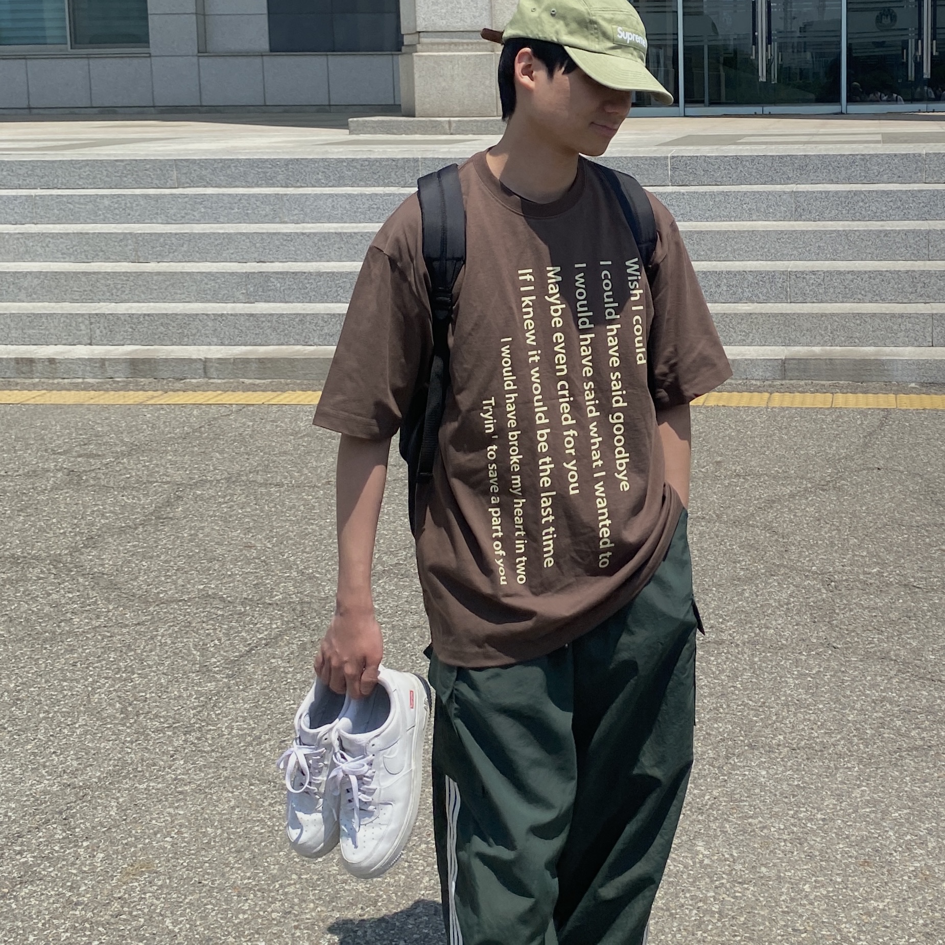Supreme Washed Chino Twill Camp Cap Black, Supreme Washed Chino Twill Camp Cap Olive - 23SS 착용 스타일 - 3