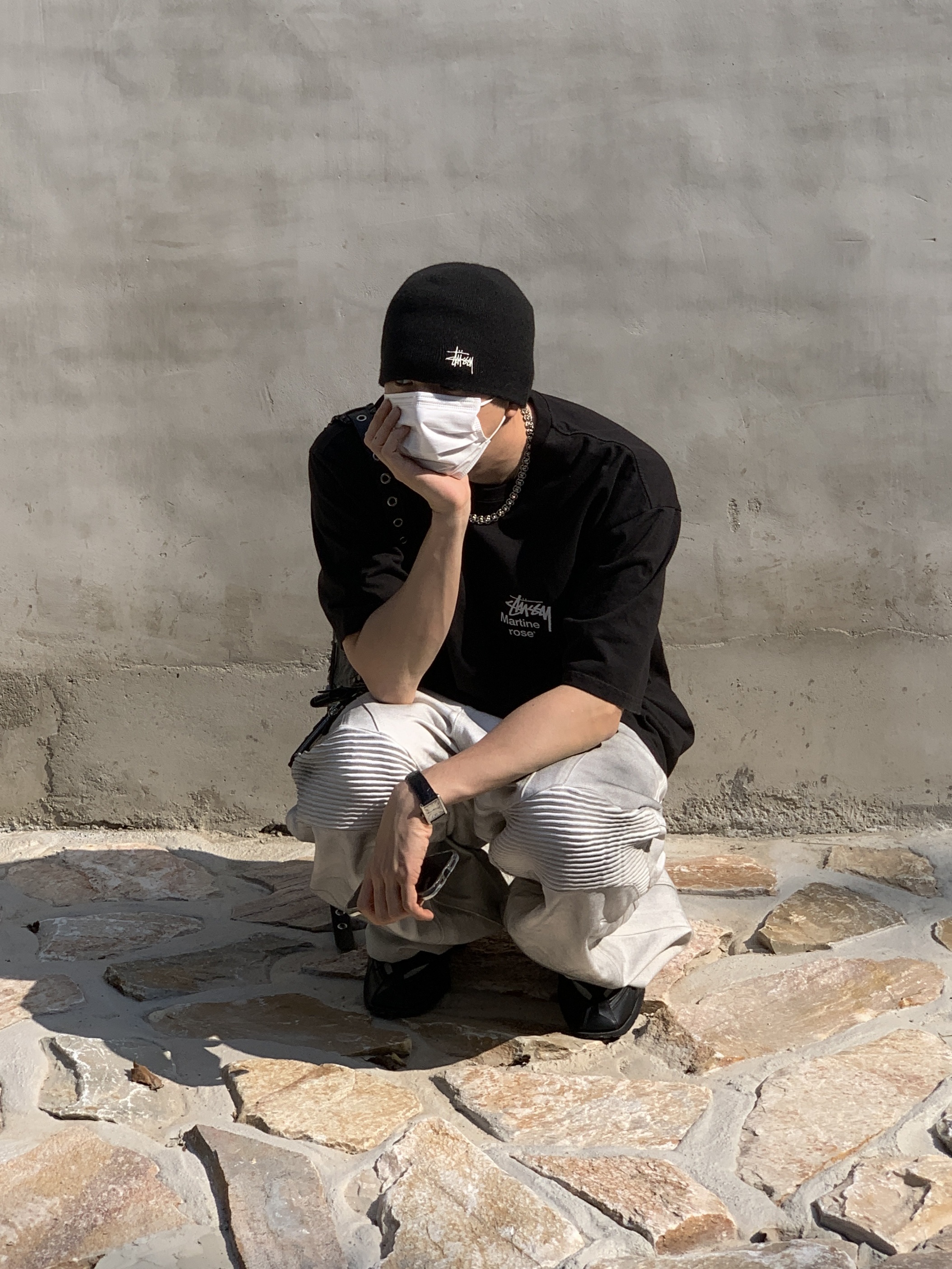 Stussy Basic Skullcap Beanie Black, Stussy x Martine Rose Collage Pigment Dyed T-Shirt Black 착용 스타일 - 5