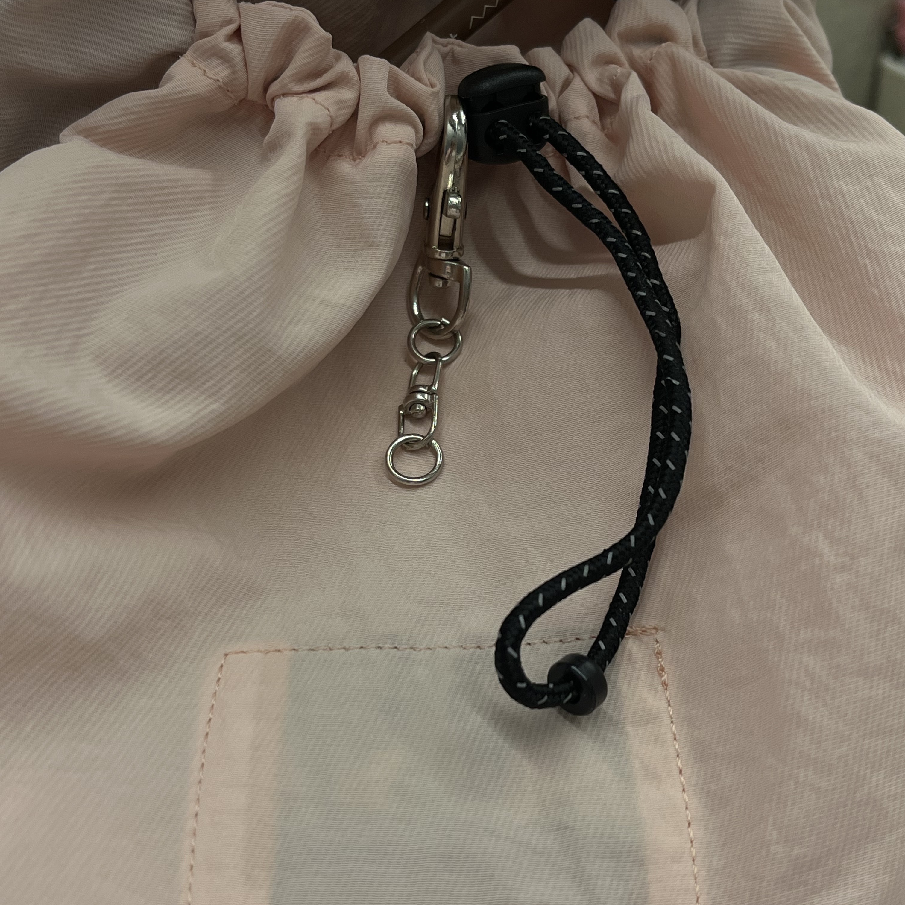 [KREAM 단독] Monamhee Creami Keyring Cream 착용 스타일