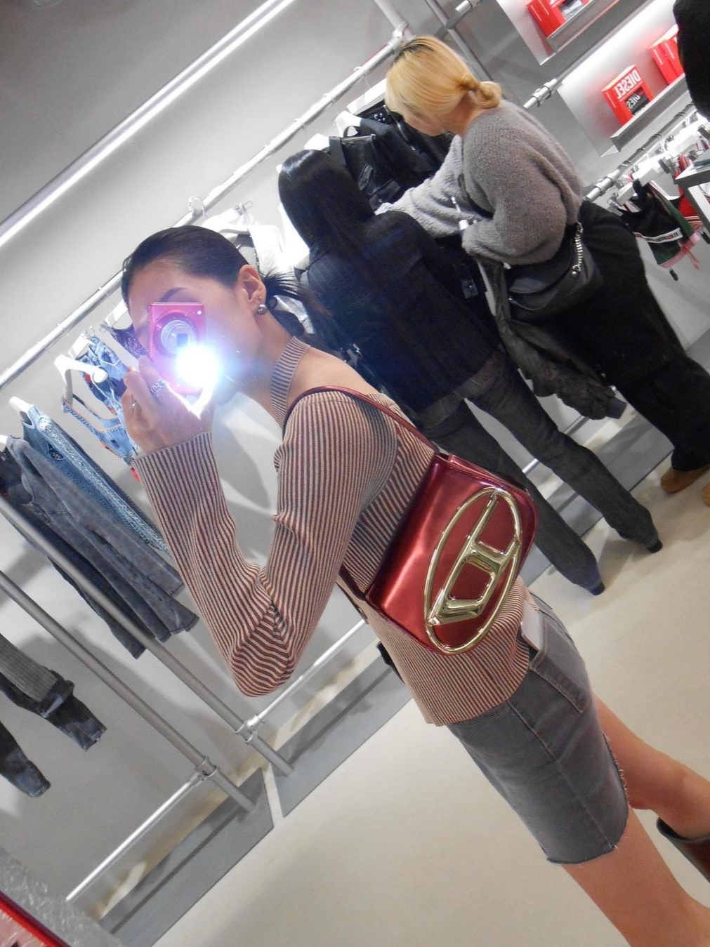 Diesel Cl-1DR Leather Shoulder Bag Burgundy 착용 스타일