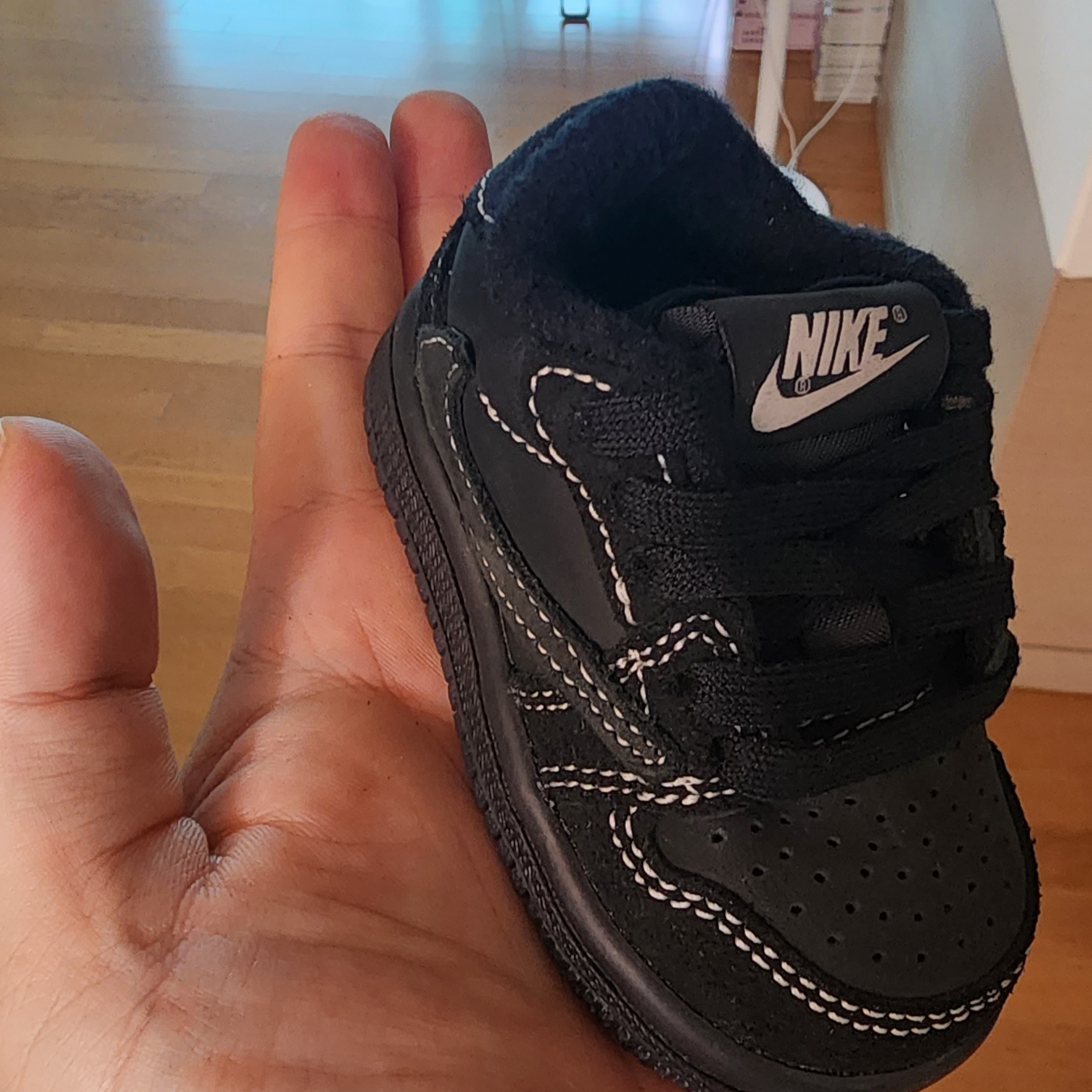 (TD) Jordan 1 x Travis Scott Retro Low OG SP Black Phantom 착용 스타일 - 2
