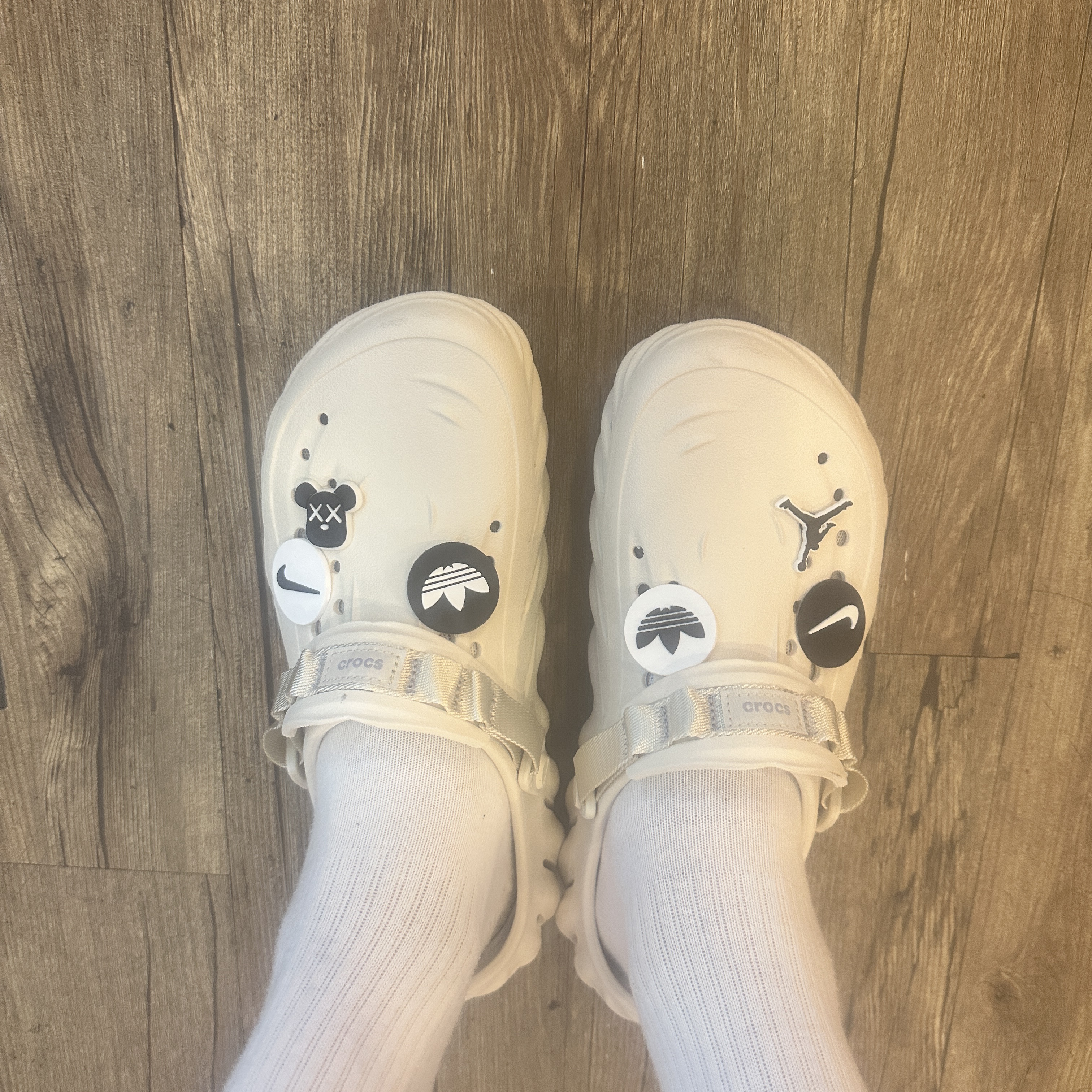 Crocs Echo Clog Stucco 착용 스타일