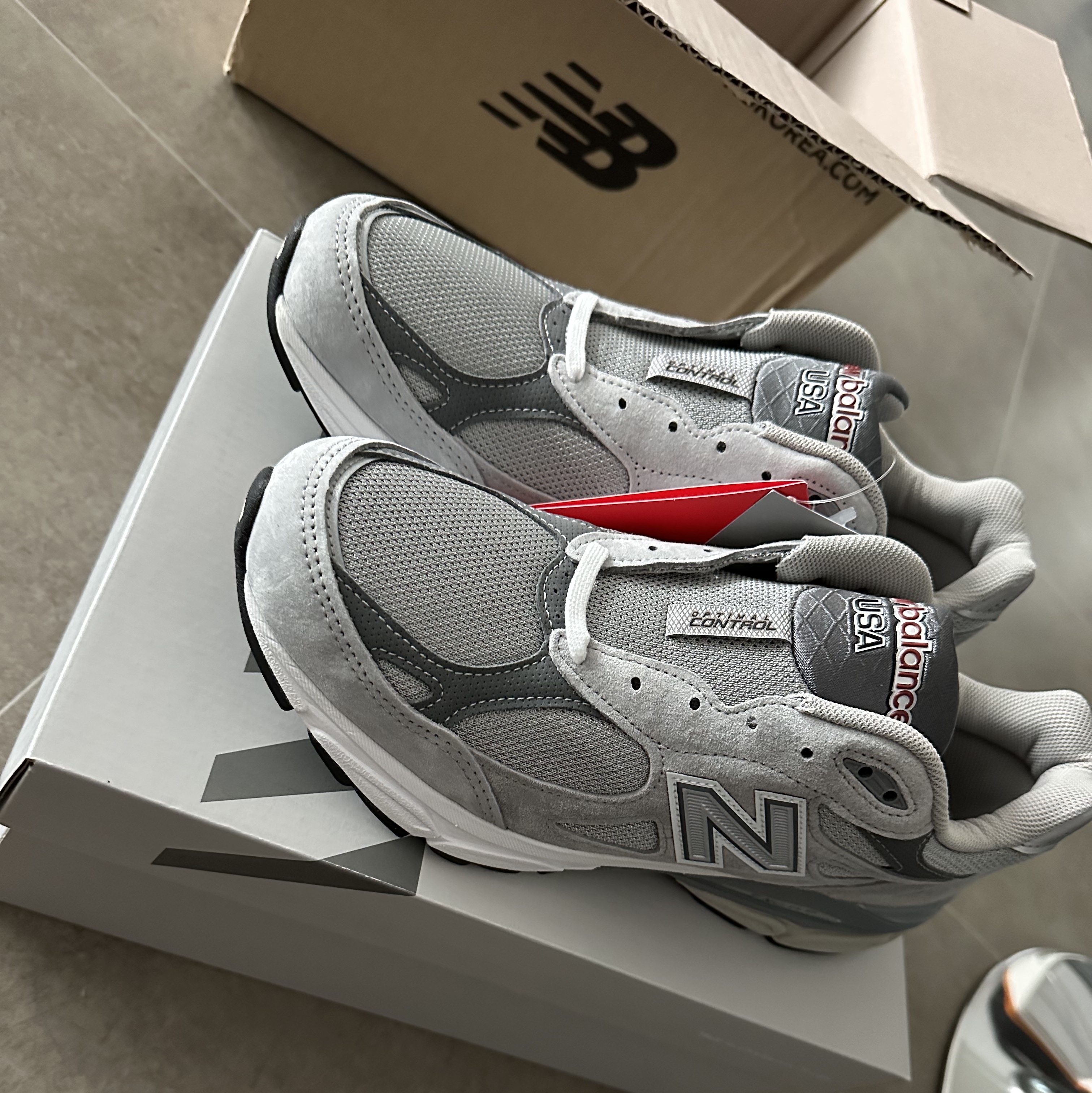 New Balance 990v3 Made in USA Grey - D Standard 착용 스타일