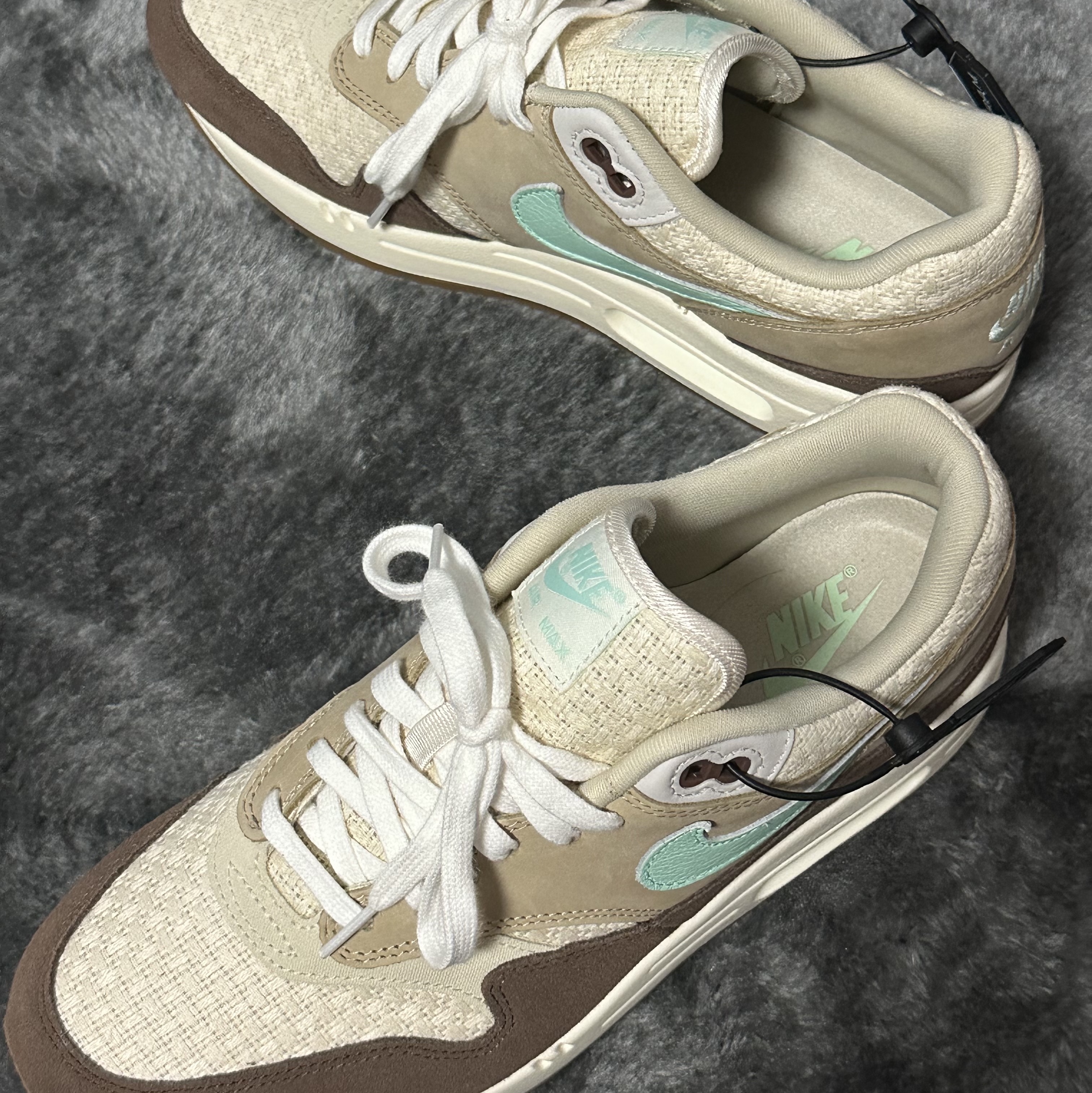 Nike Air Max 1 Premium Crepe Hemp 착용 스타일 - 4