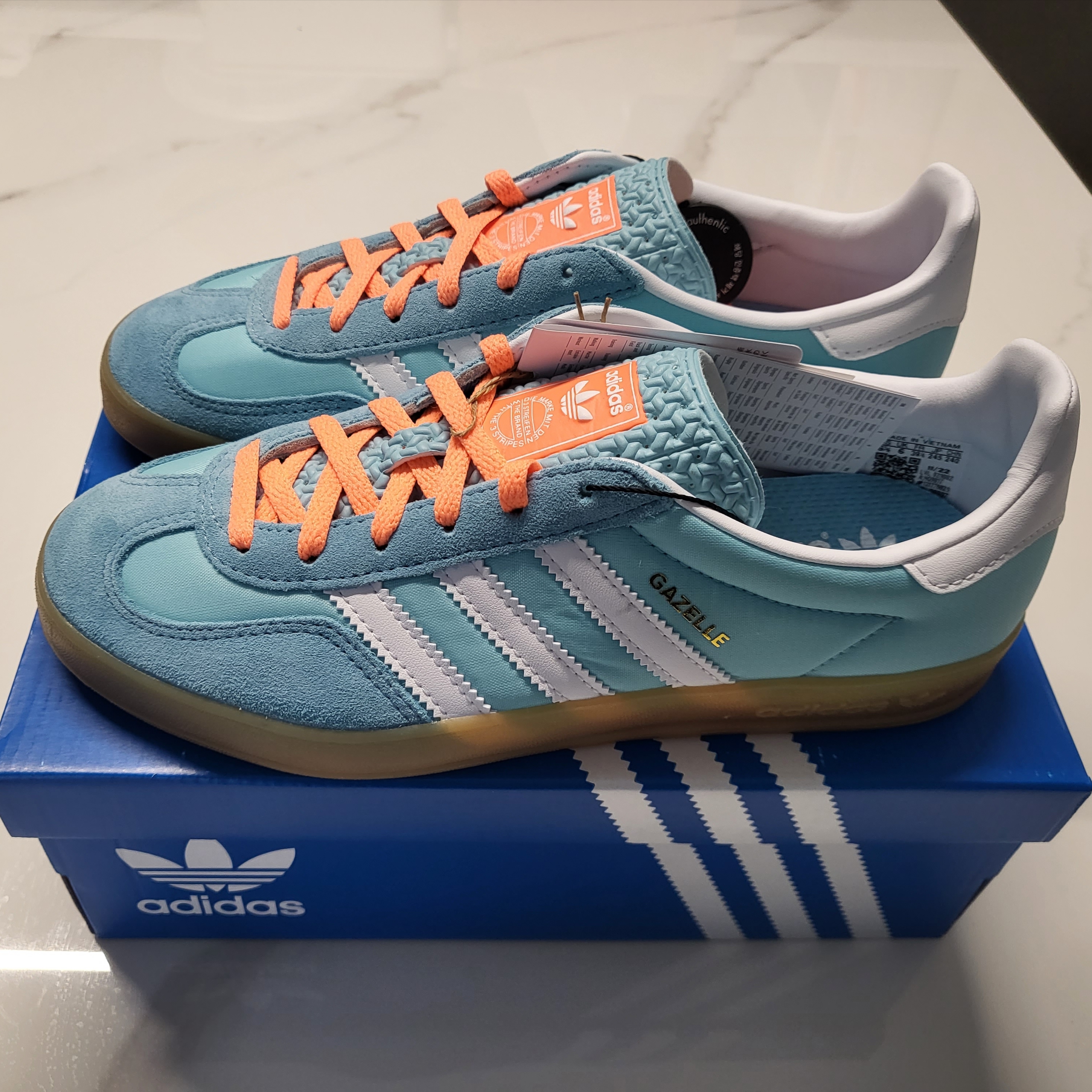 Adidas Gazelle Indoor Preloved Blue White 착용 스타일