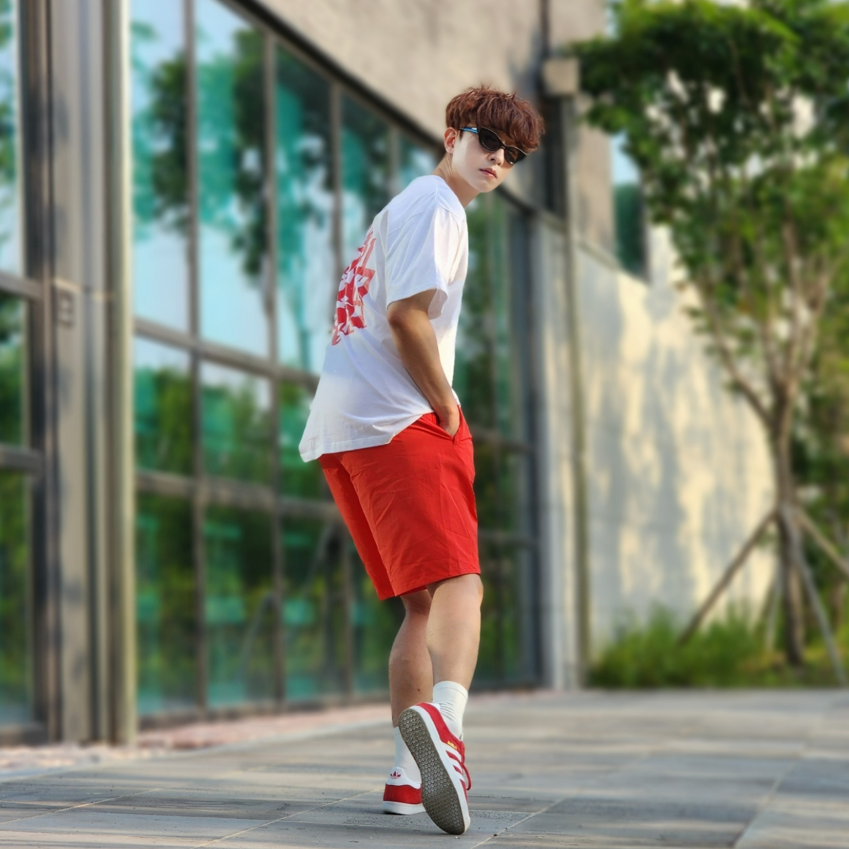 Adidas Gazelle Power Red 착용 스타일 - 4