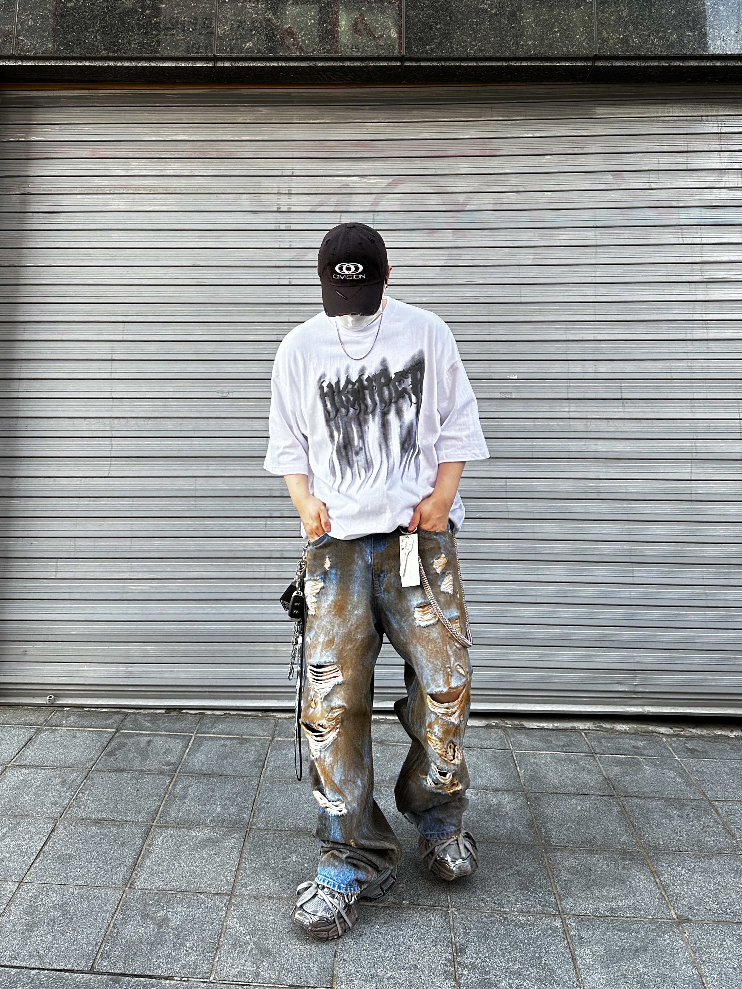 Balenciaga 3XL Sneakers Grey Black, Civision by CSC Vison Destroyed Cap Washed Black 착용 스타일 - 2