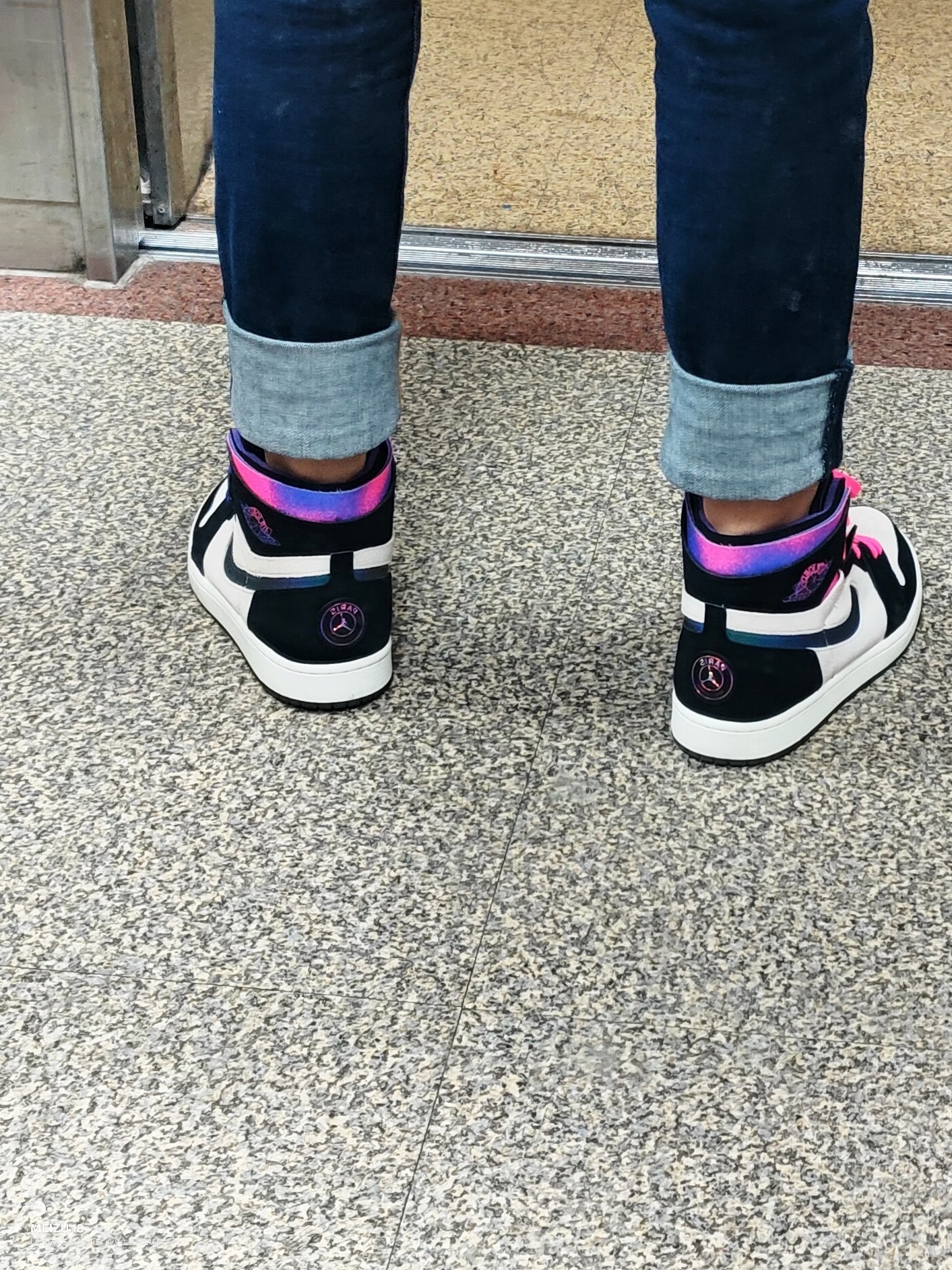 Jordan 1 x Paris Saint-Germain Zoom Air CMFT, Levi's 501 Original Fit Jean Dark Indigo (Korean Ver.) 착용 스타일 - 2