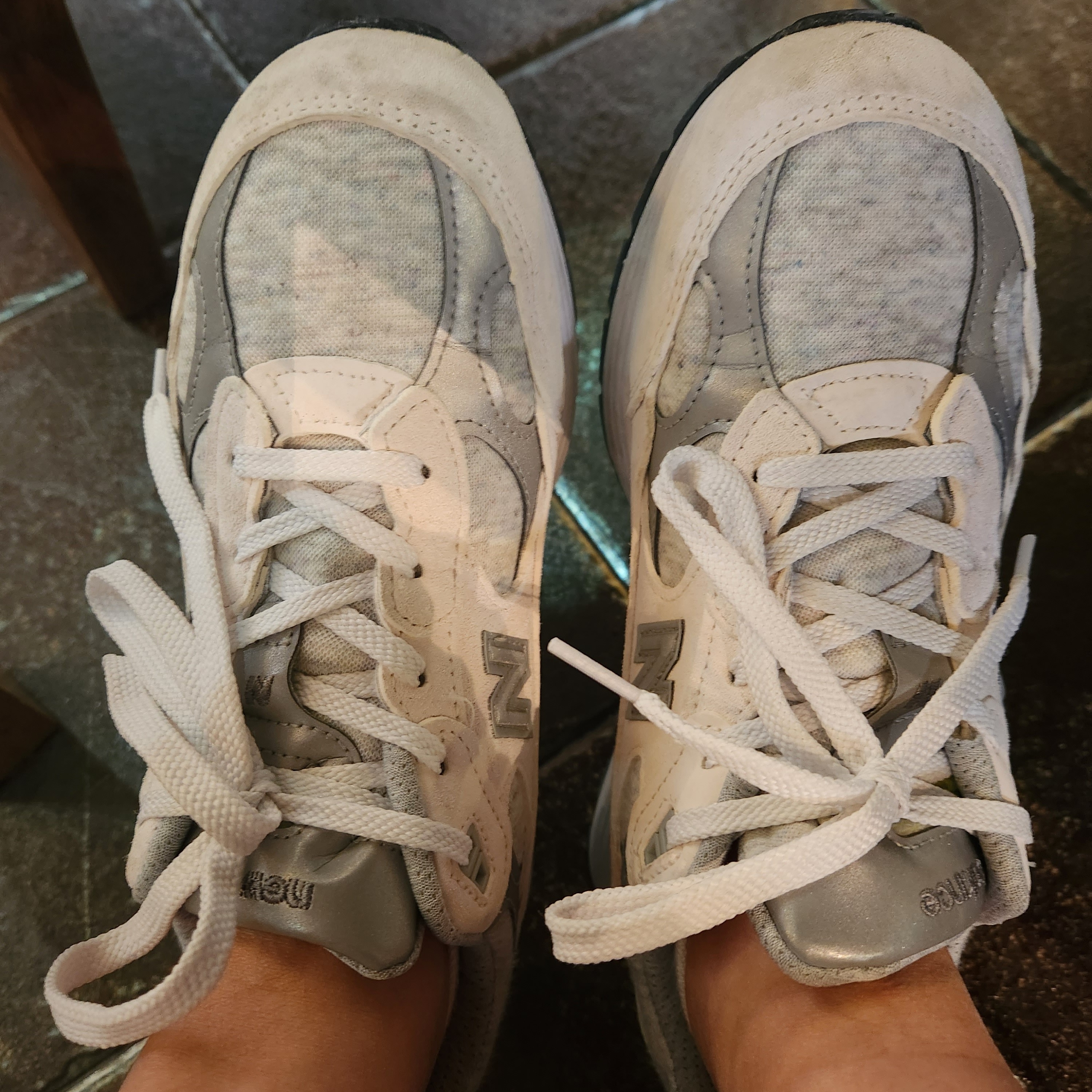 (W) New Balance 992 Made in USA White Cyclone 착용 스타일 - 1