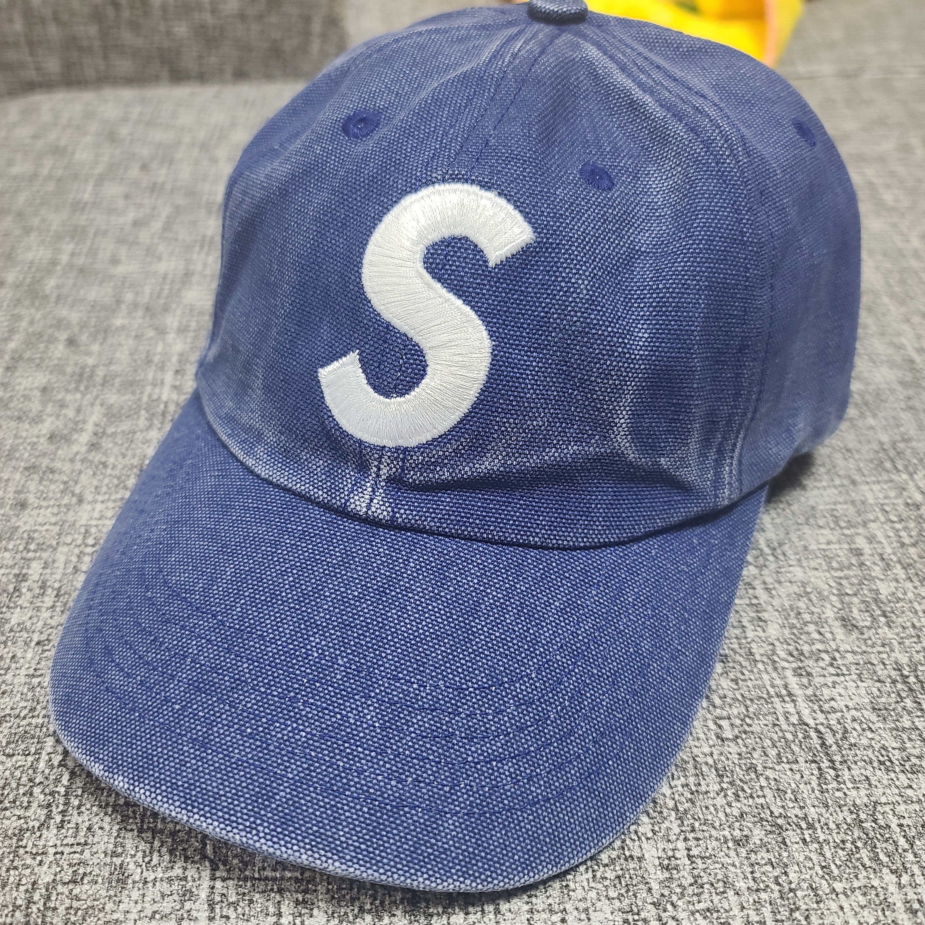 Supreme Pigment Canvas S Logo 6-Panel Navy - 23SS 착용 스타일 - 1