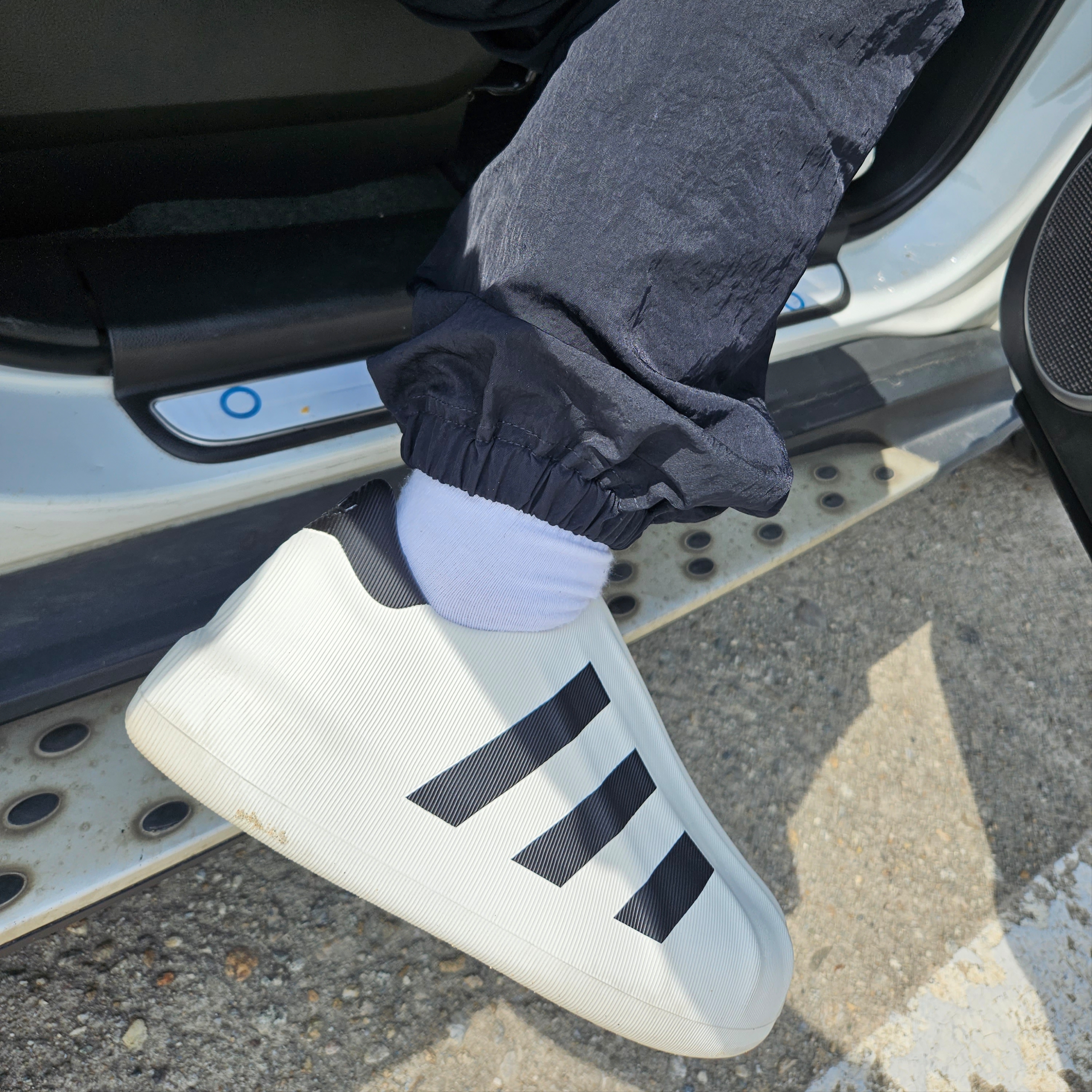 Adidas Adifom Superstar Core White 착용 스타일