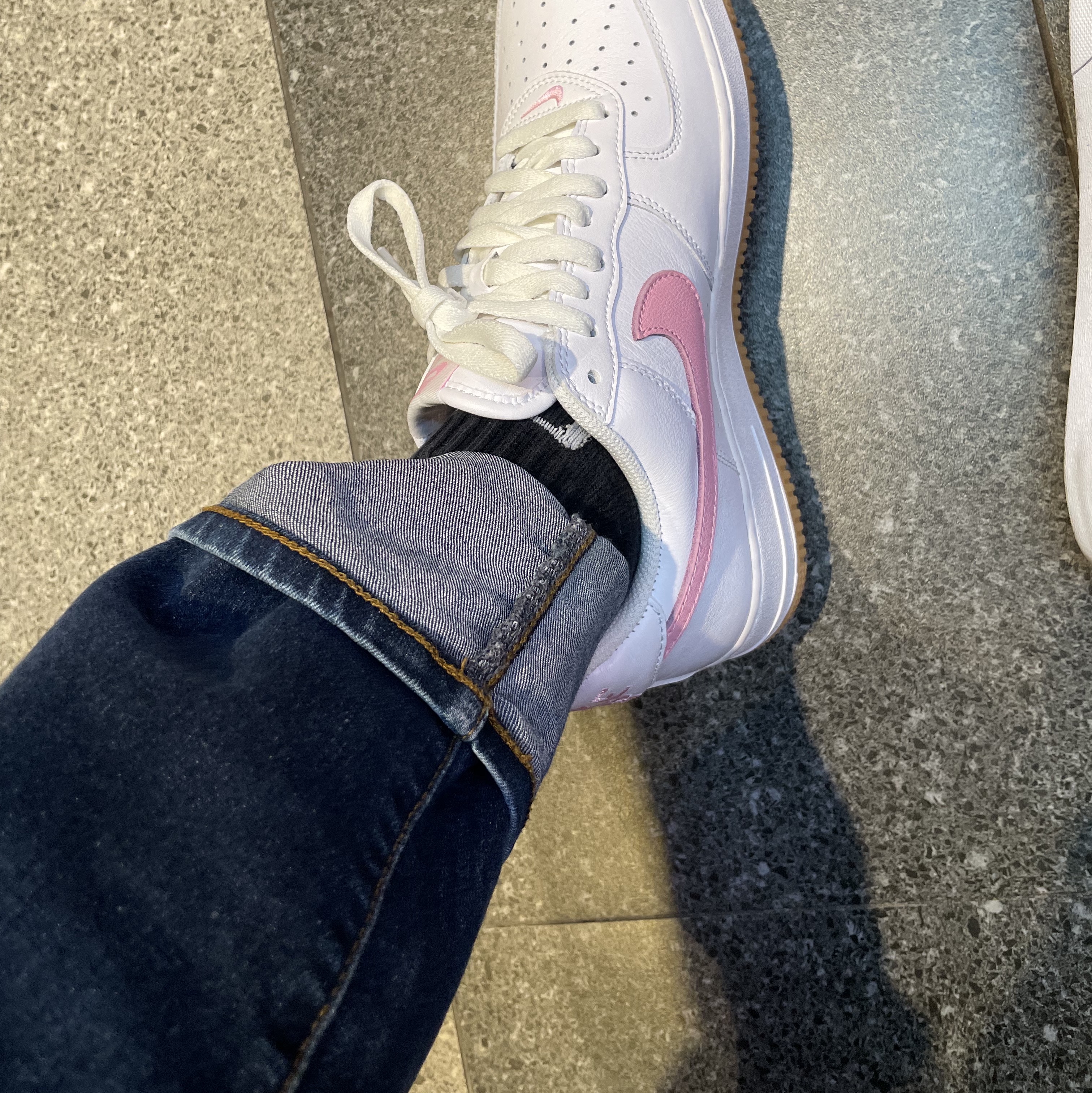 Nike Air Force 1 Low Retro Color of the Month White Pink 착용 스타일