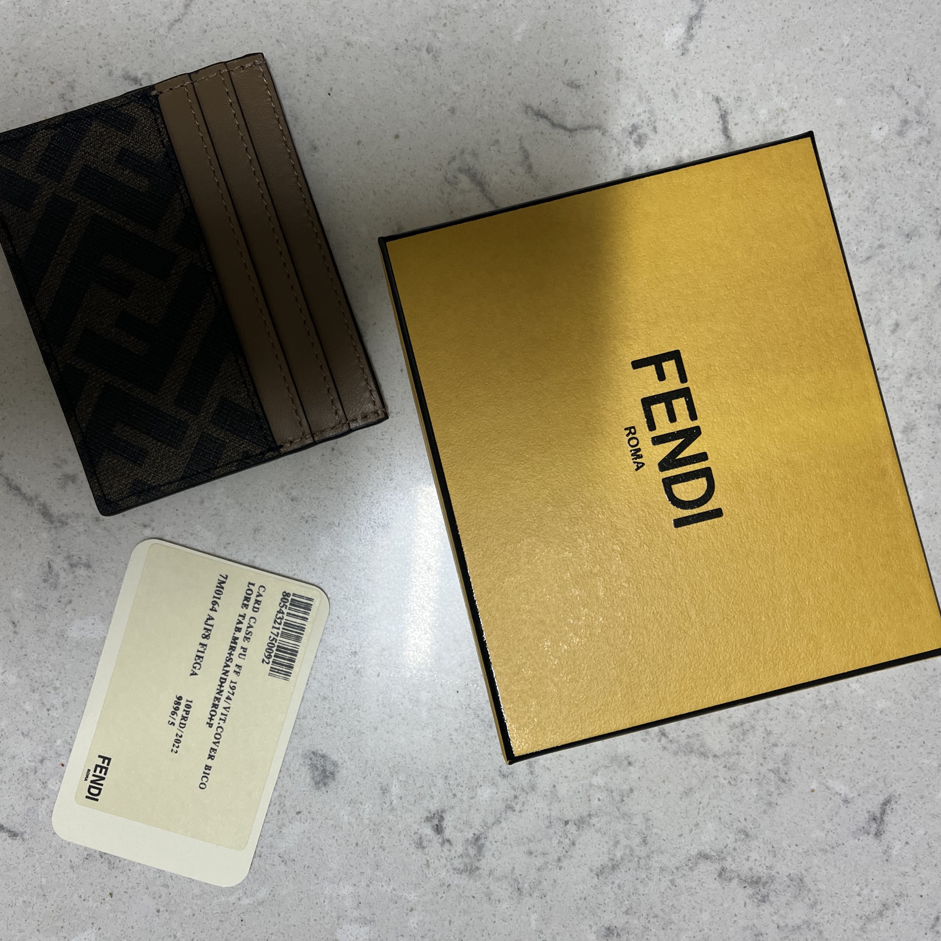 Fendi FF Motif Fabric Card Holder Brown 착용 스타일