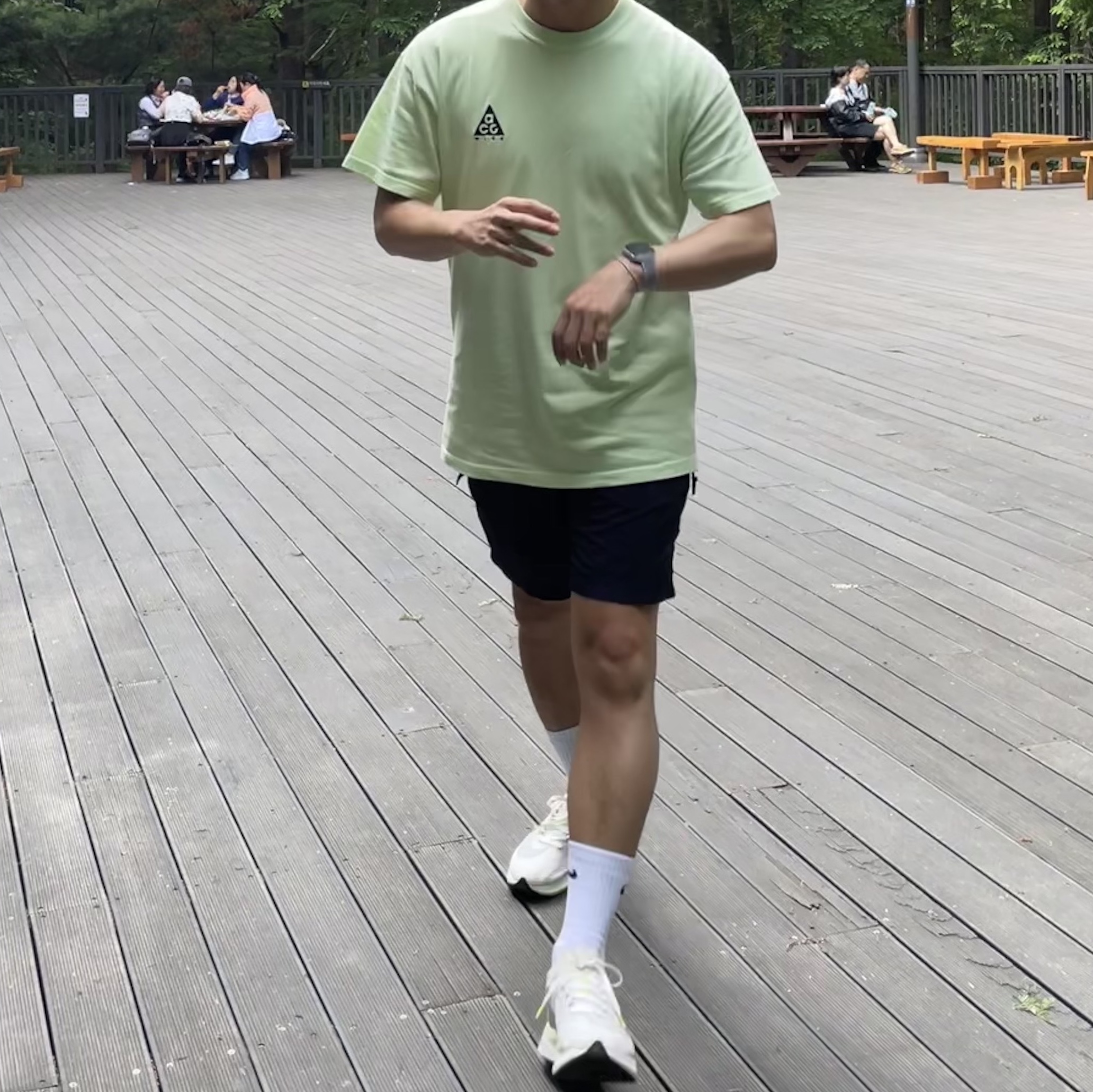 Nike ACG Logo T-Shirt Space Barely Volt - US/EU 착용 스타일
