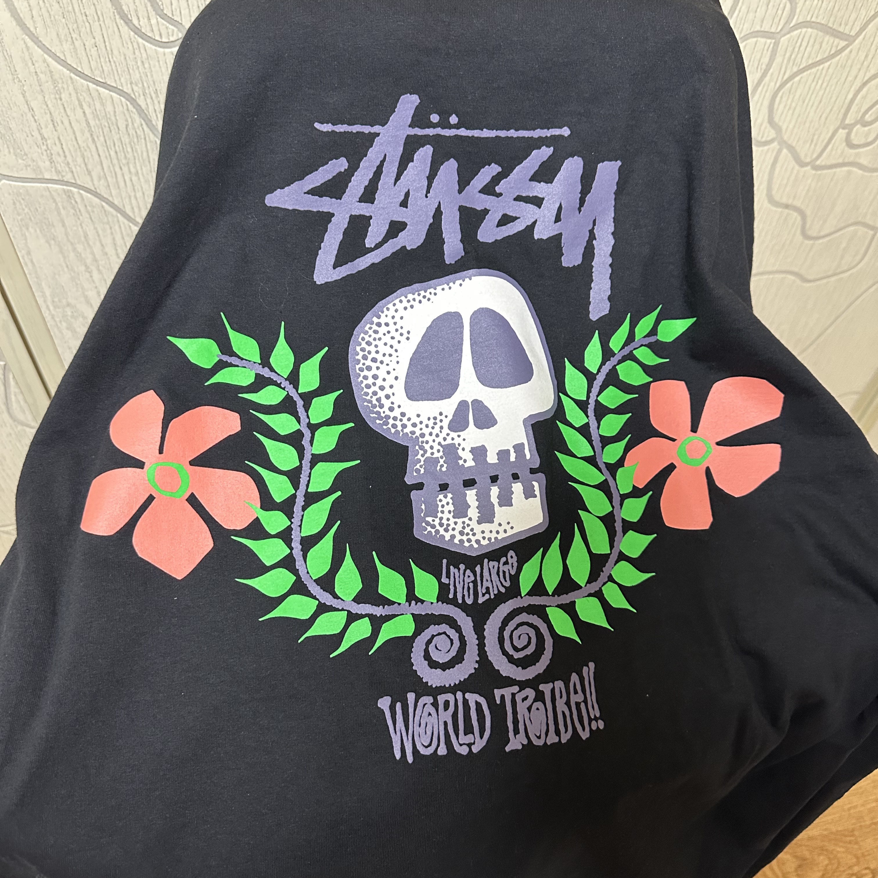 Stussy Skull Crest T-Shirt Black 착용 스타일