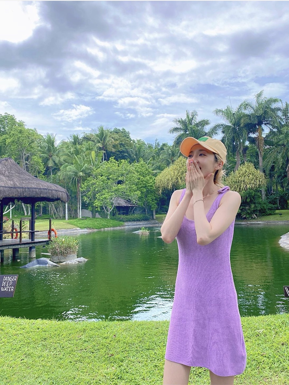 (W) Calvin Klein x Jennie Slim Fit Scoop Neck Mini Dress Sheer Lilac 착용 스타일