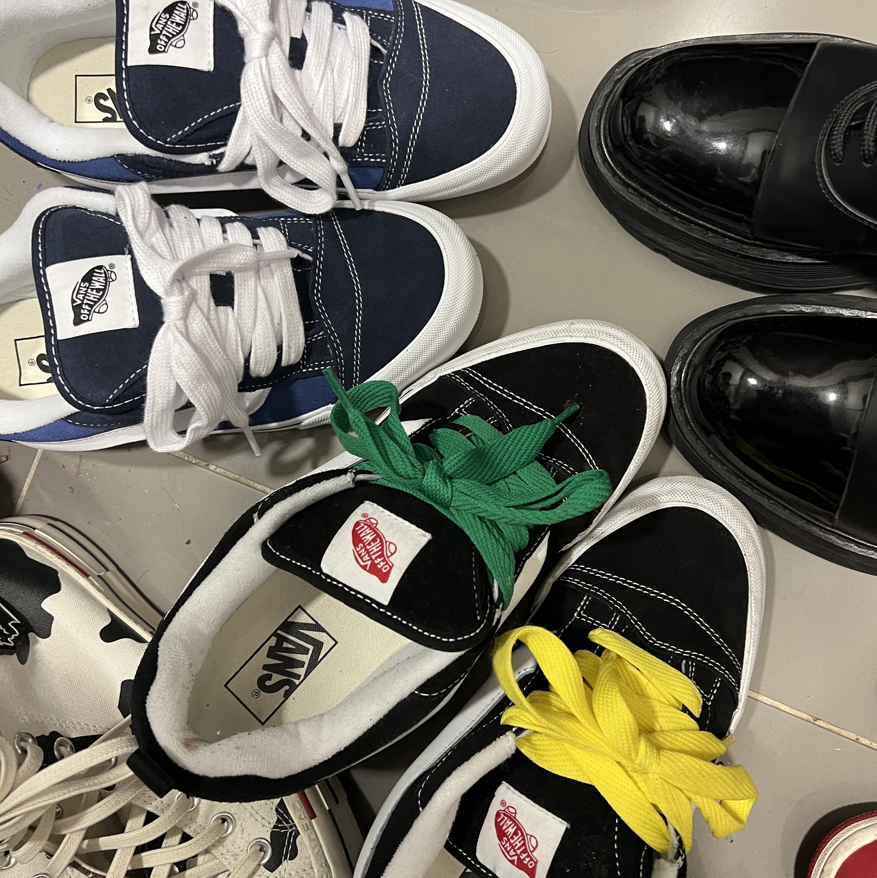 Vans Knu-Skool Navy True White 착용 스타일 - 3