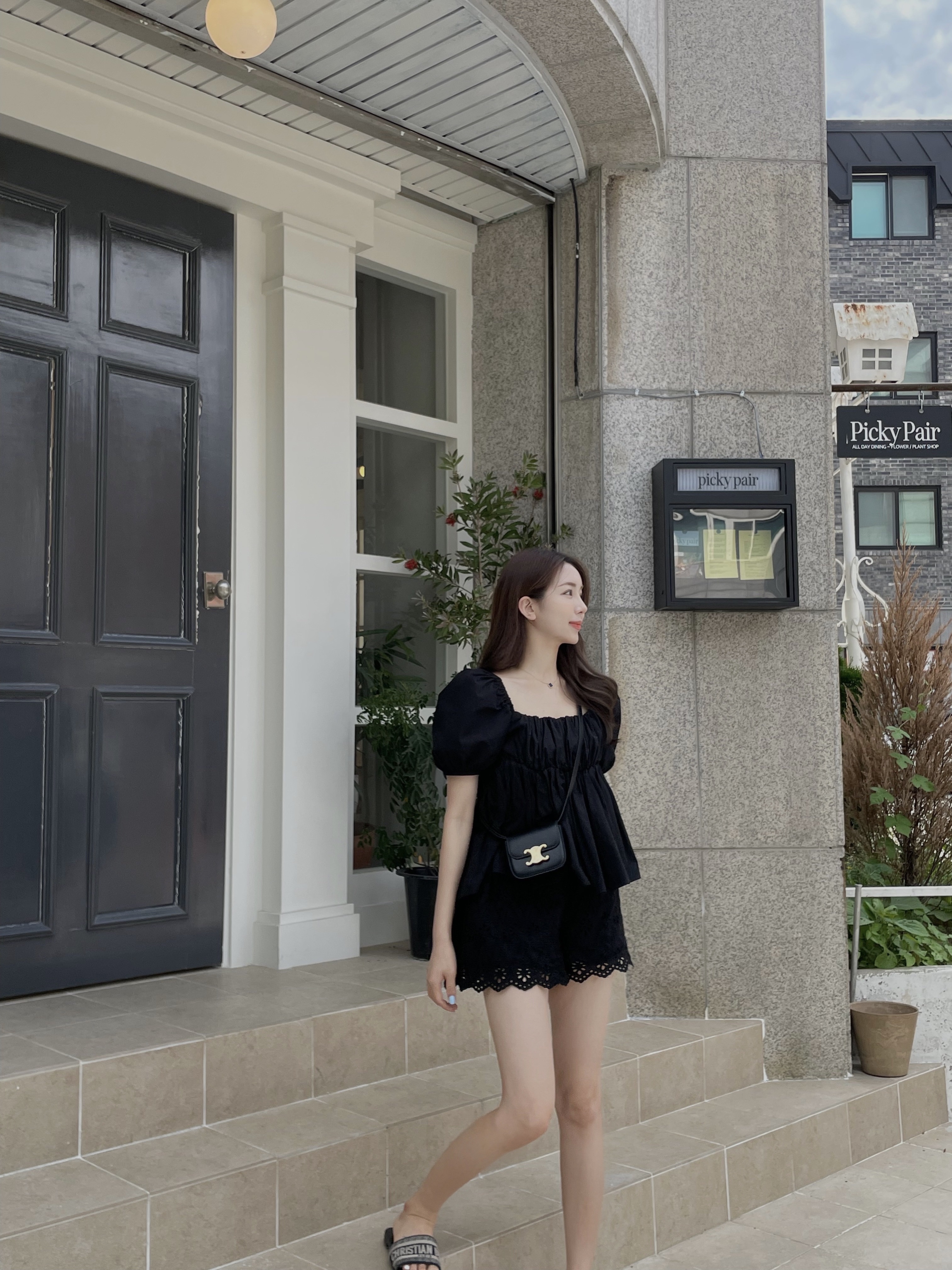 Celine Mini Claude in Shiny Calfskin Black, (W) Dior Dway Mule Embroidered Cotton Deep Blue 착용 스타일